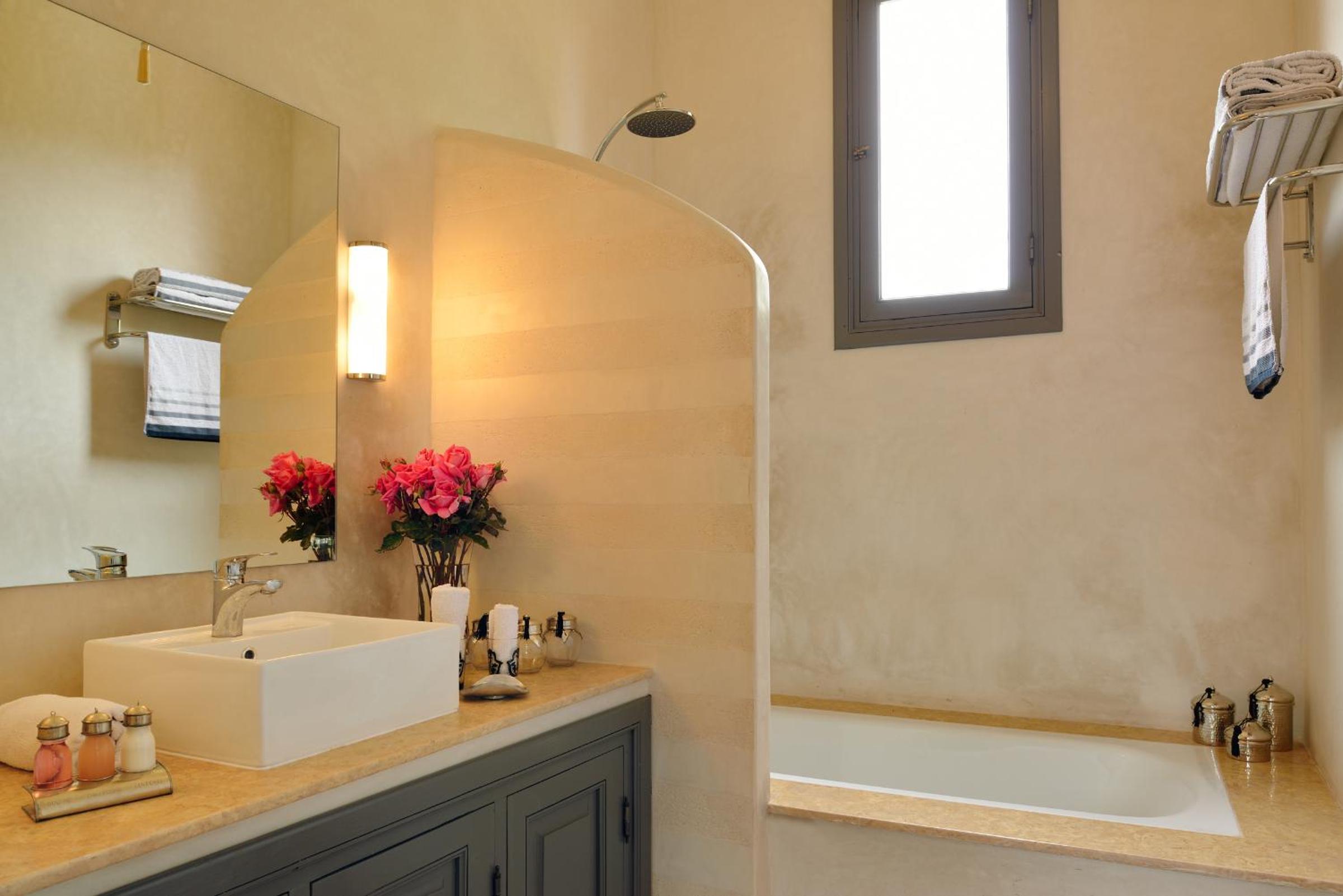 Deluxe Junior Suite photo 3