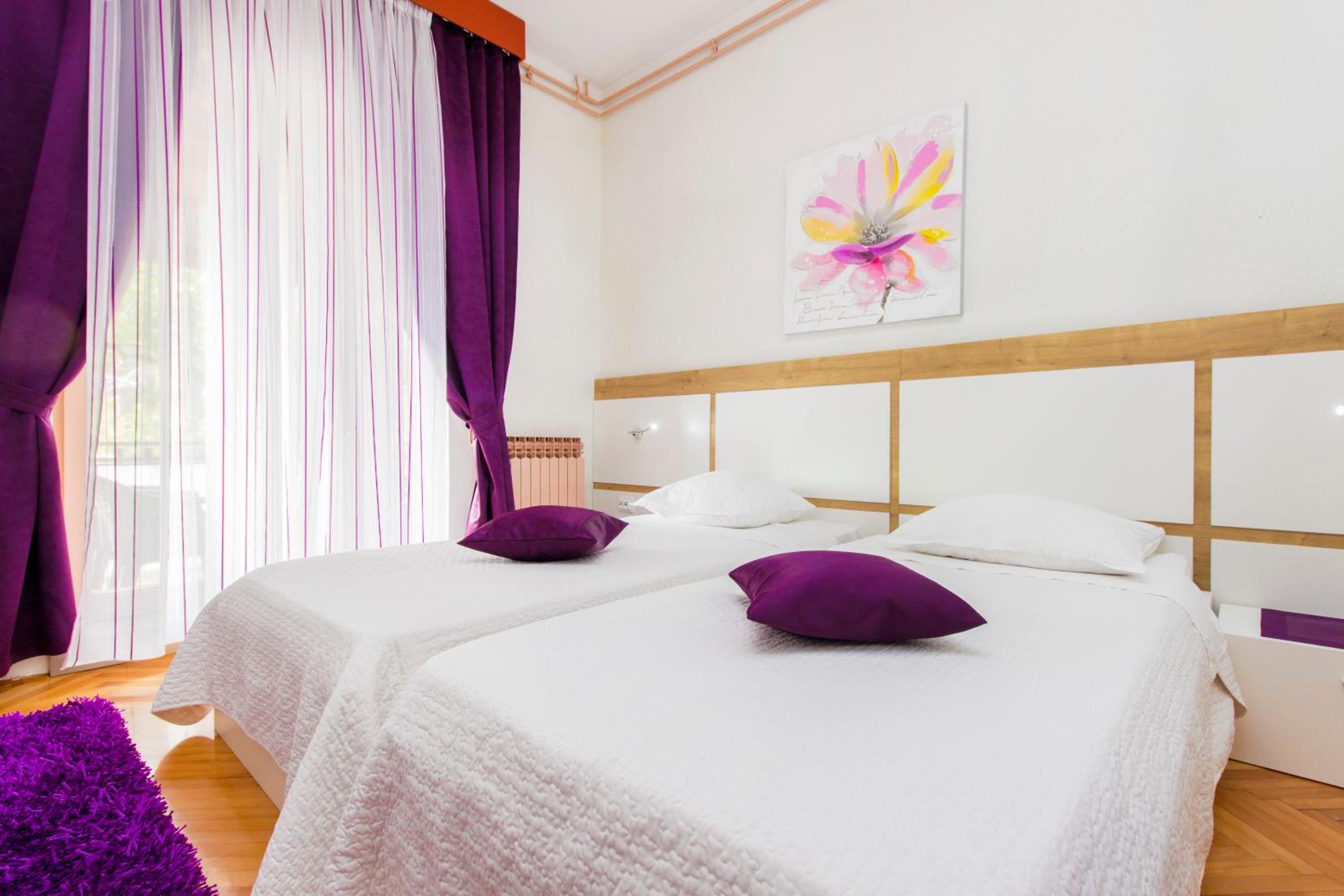 Superior Twin Room with Balcony - Photo 2