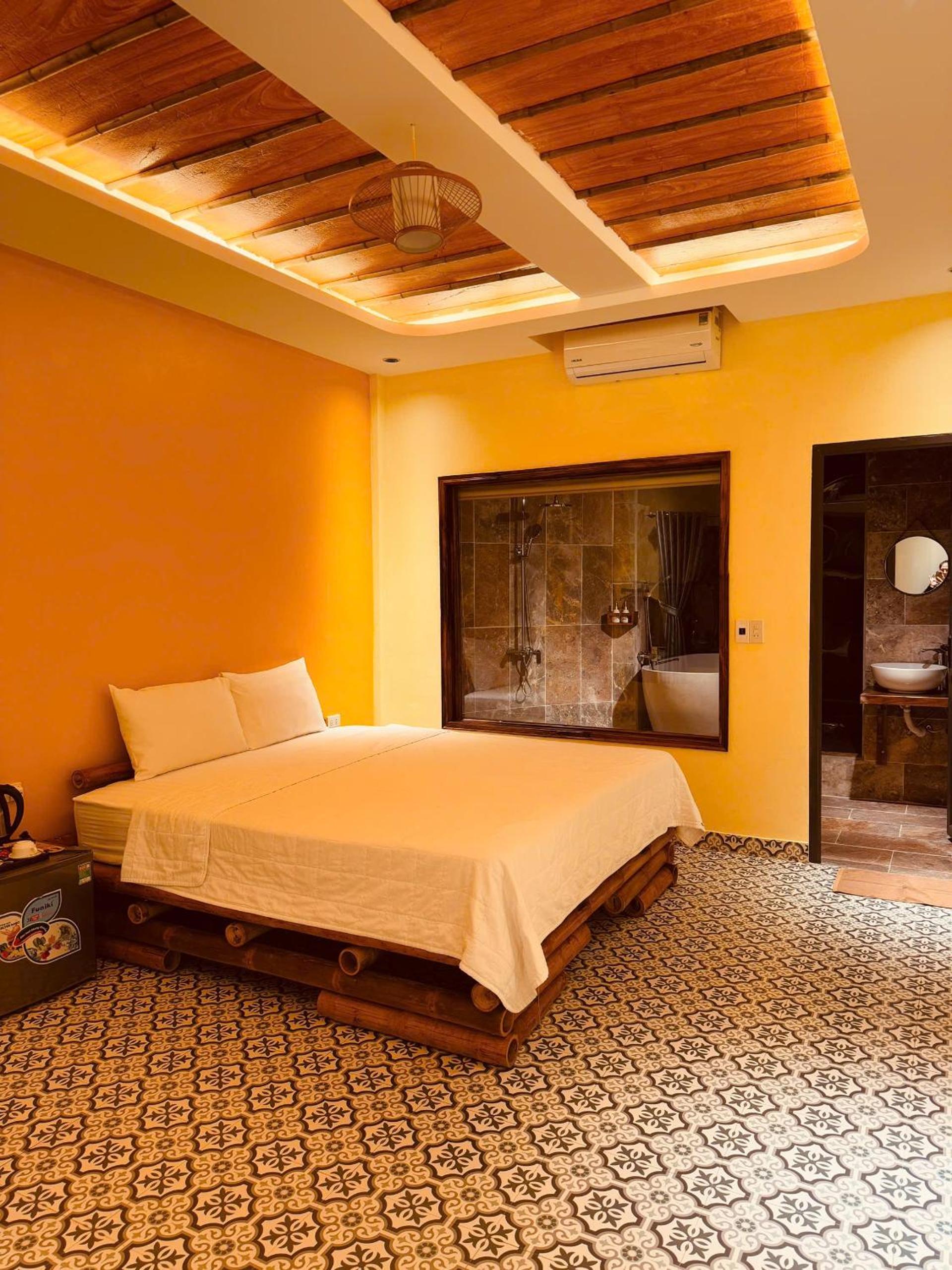 Deluxe Double Room with Bath