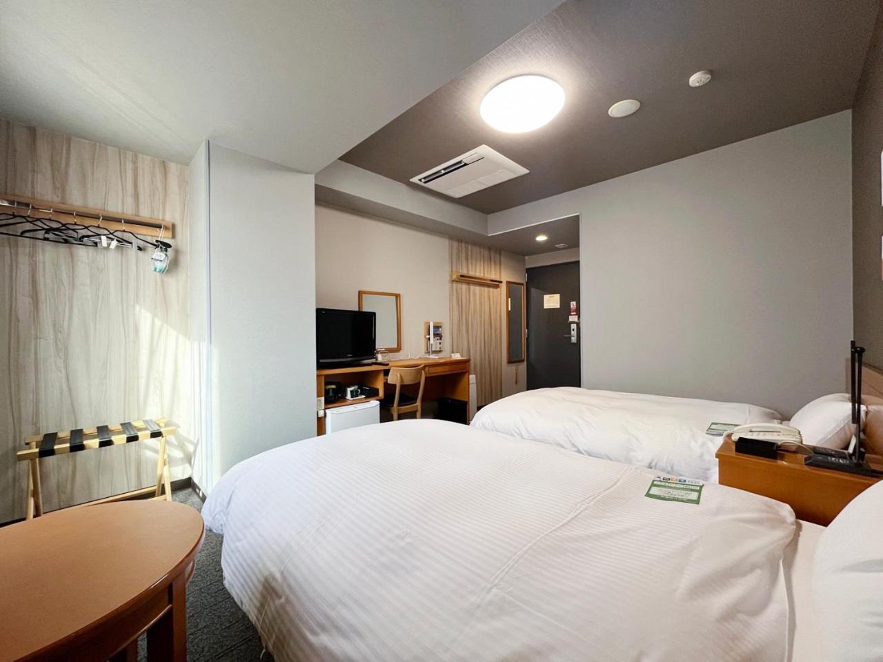Twin Room - Smoking - Heated Tobacco Only photo 1