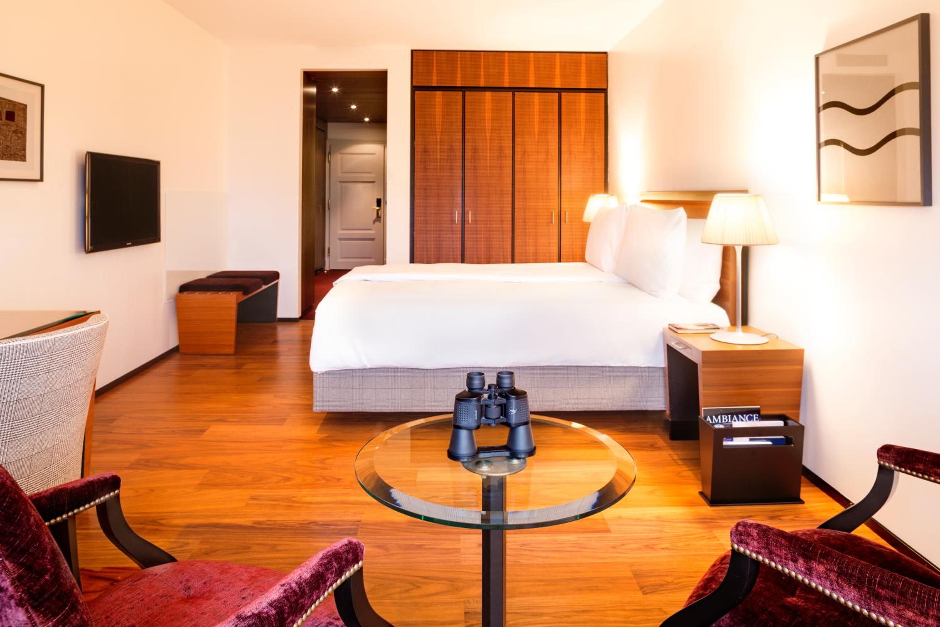 Superior Double Room with One Double Bed and 2 Adults Occupancy (Non Smoking) thumbnail 5