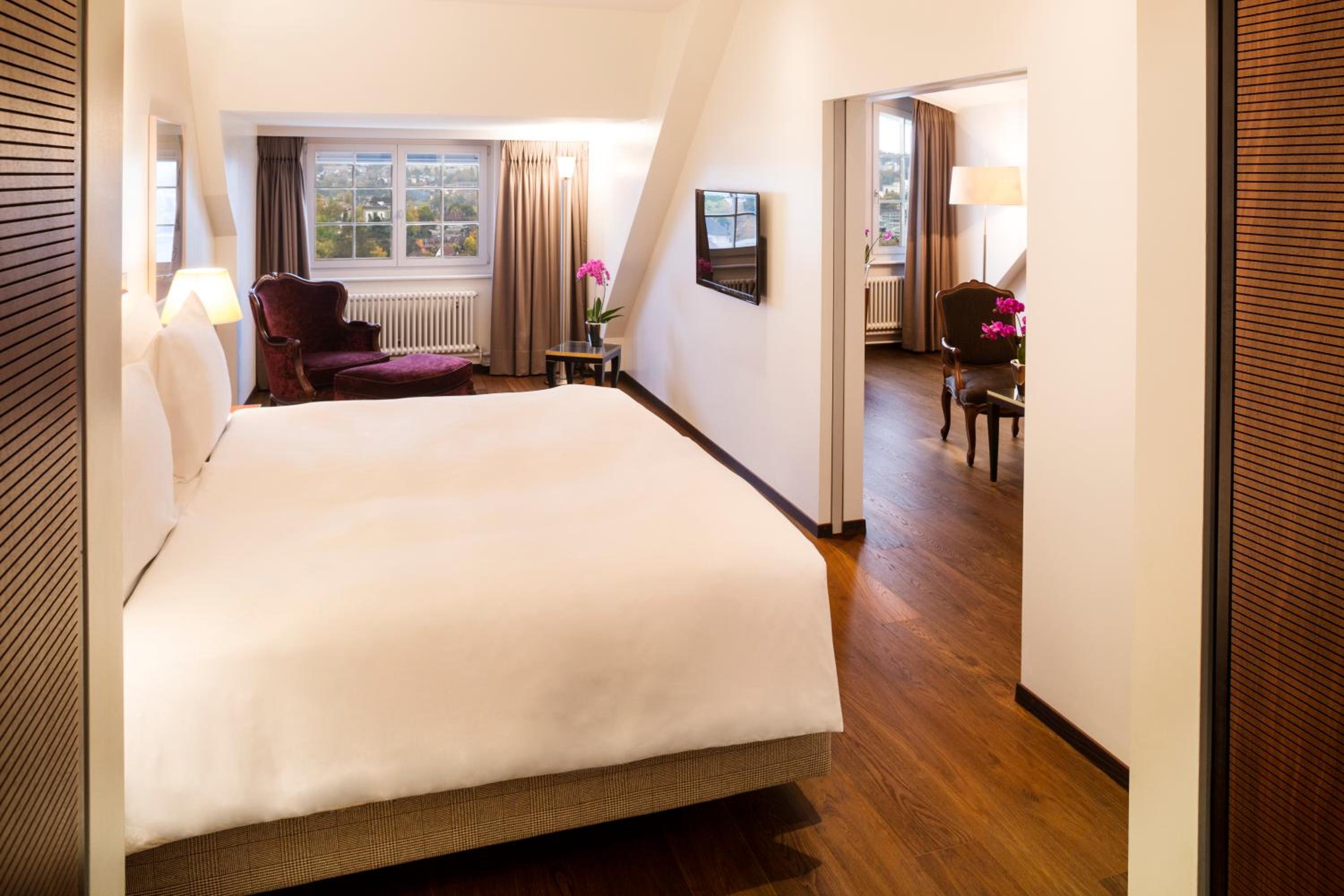 Deluxe Junior Suite - Photo 8