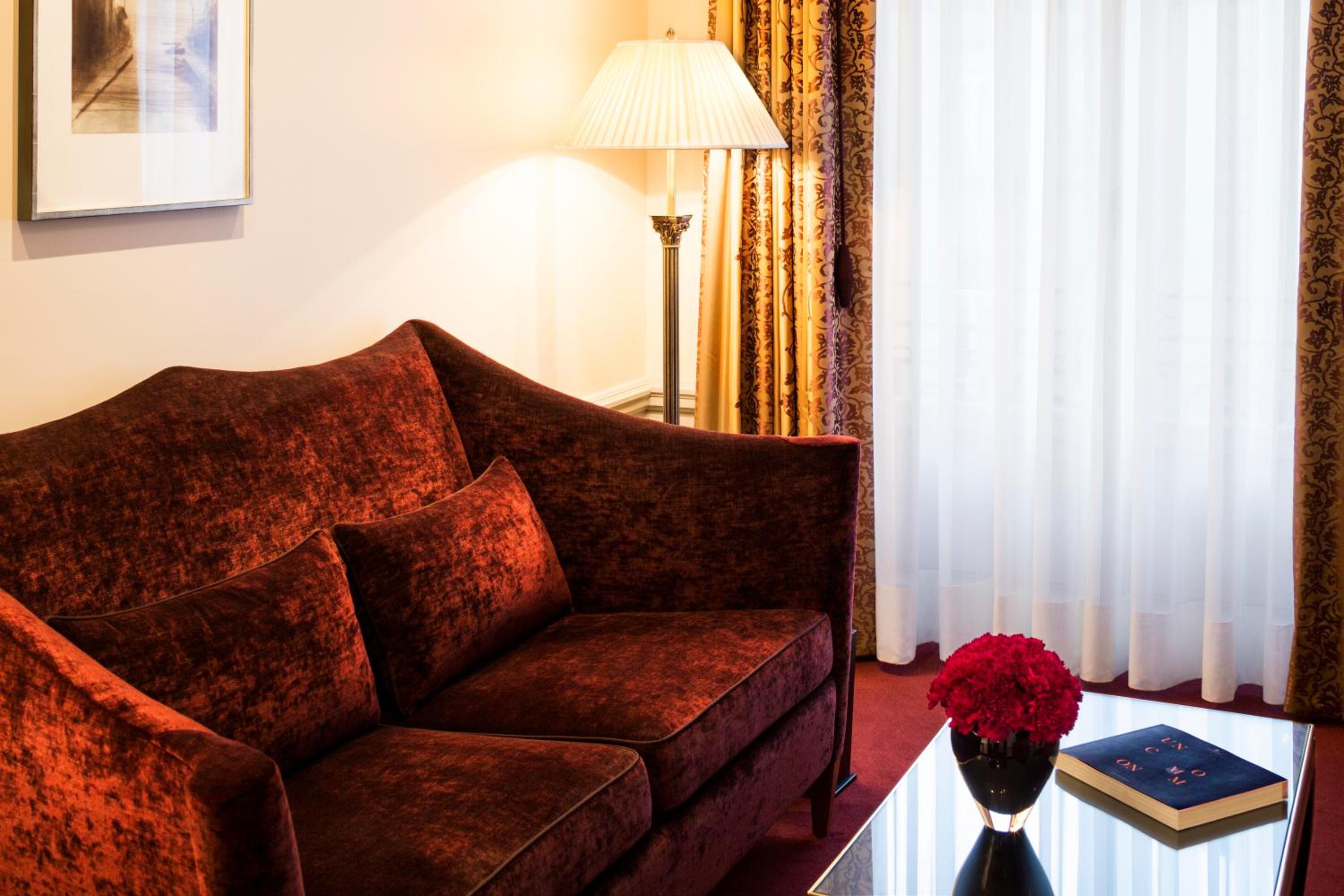 Suite - Photo 5