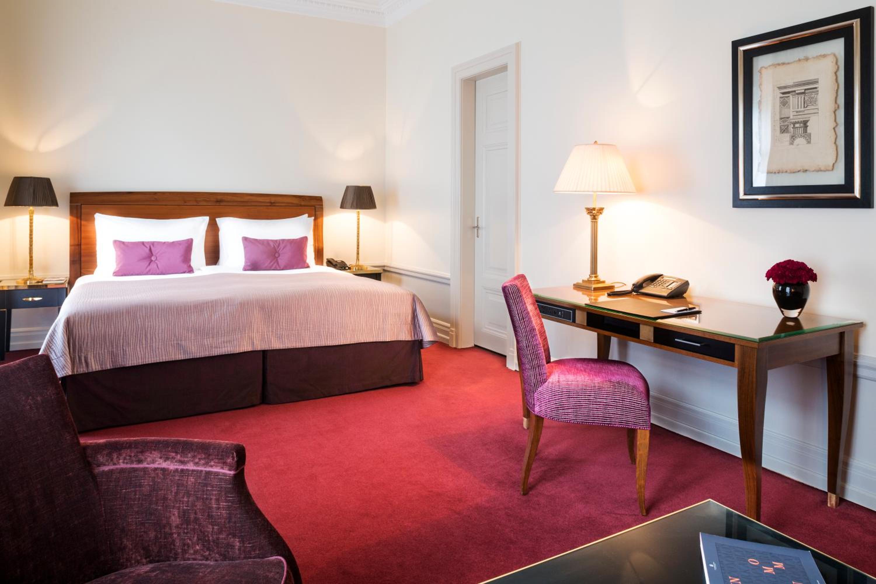 Standard Double Room - Photo 7