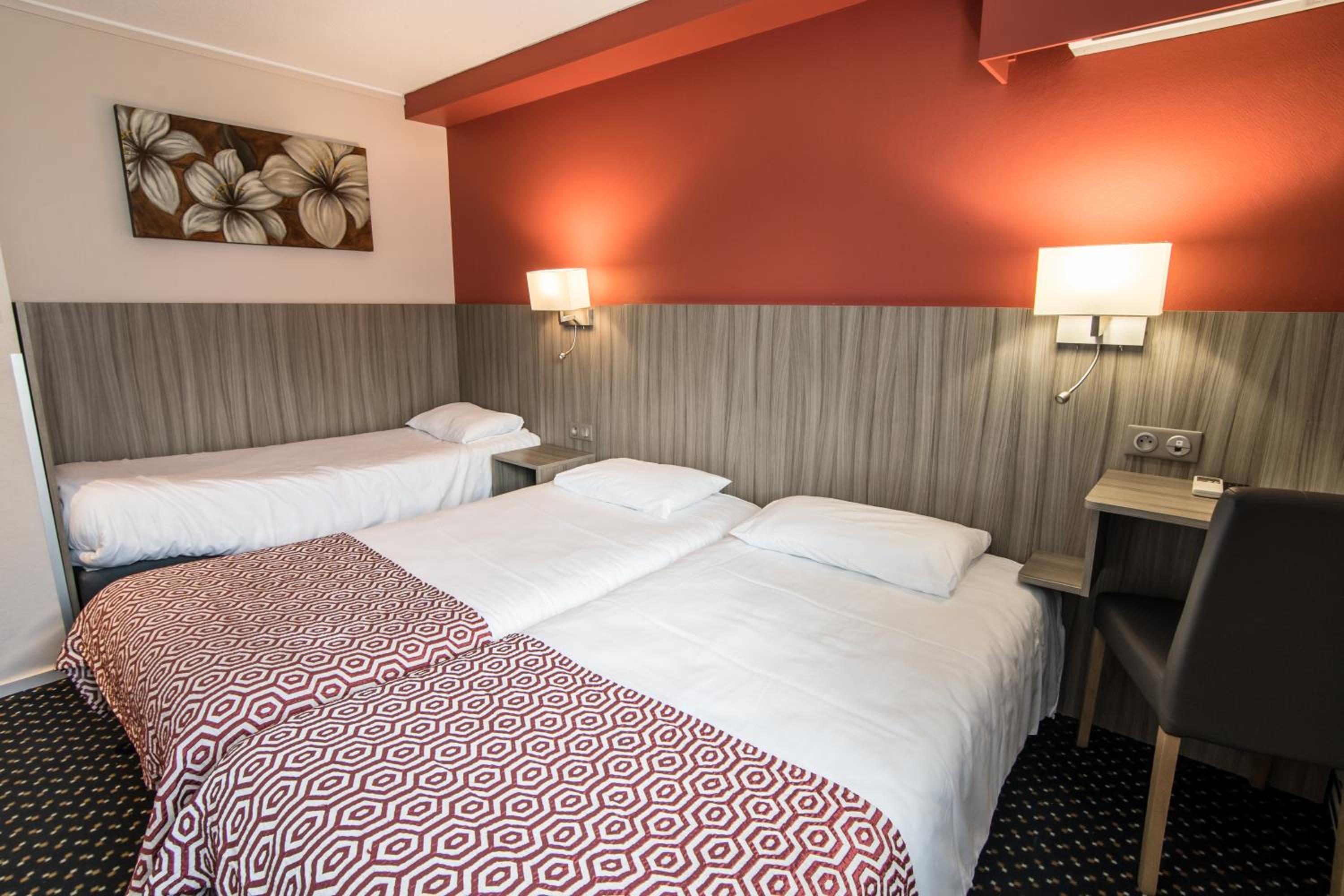 Standard Triple Room - Photo 3