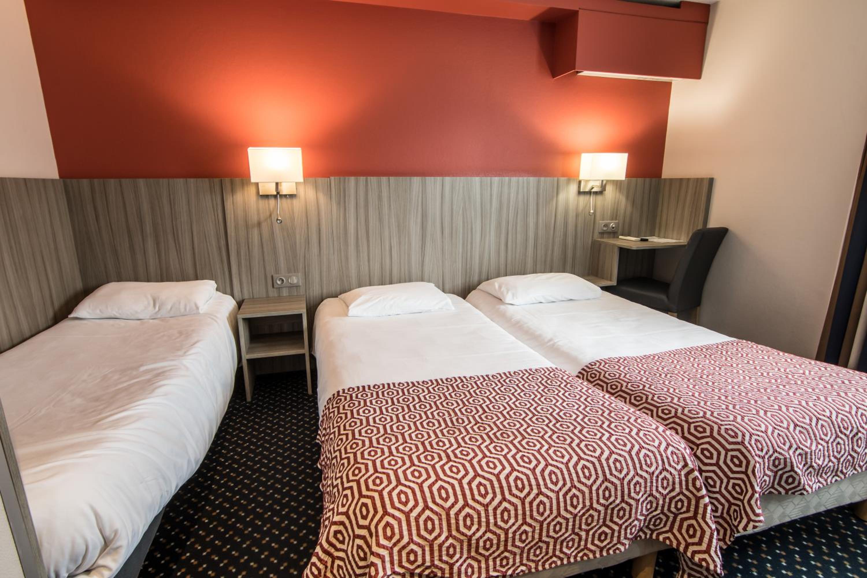 Standard Triple Room - Photo 4