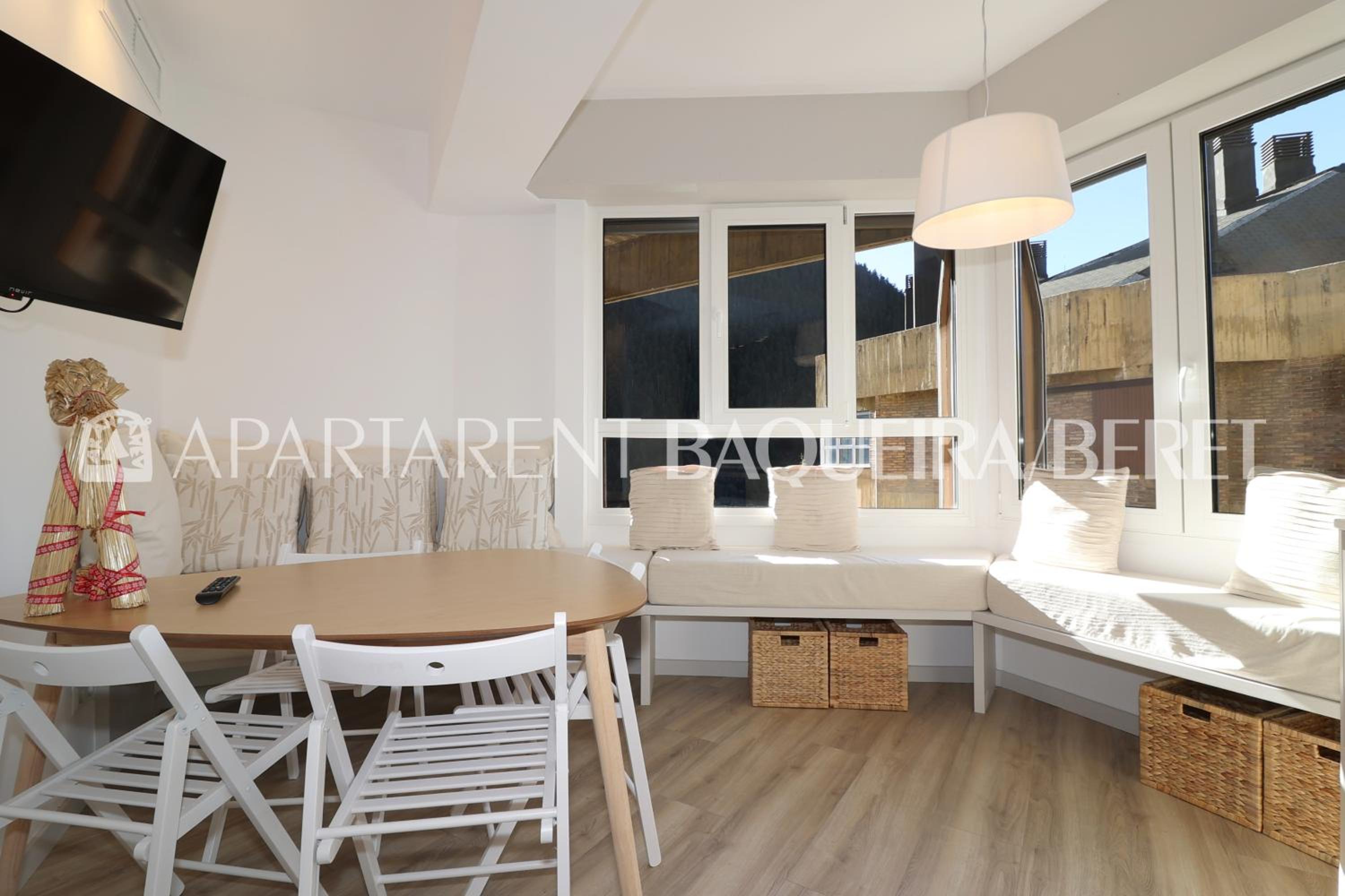 Renovated Studio (4 Adults) with Parking