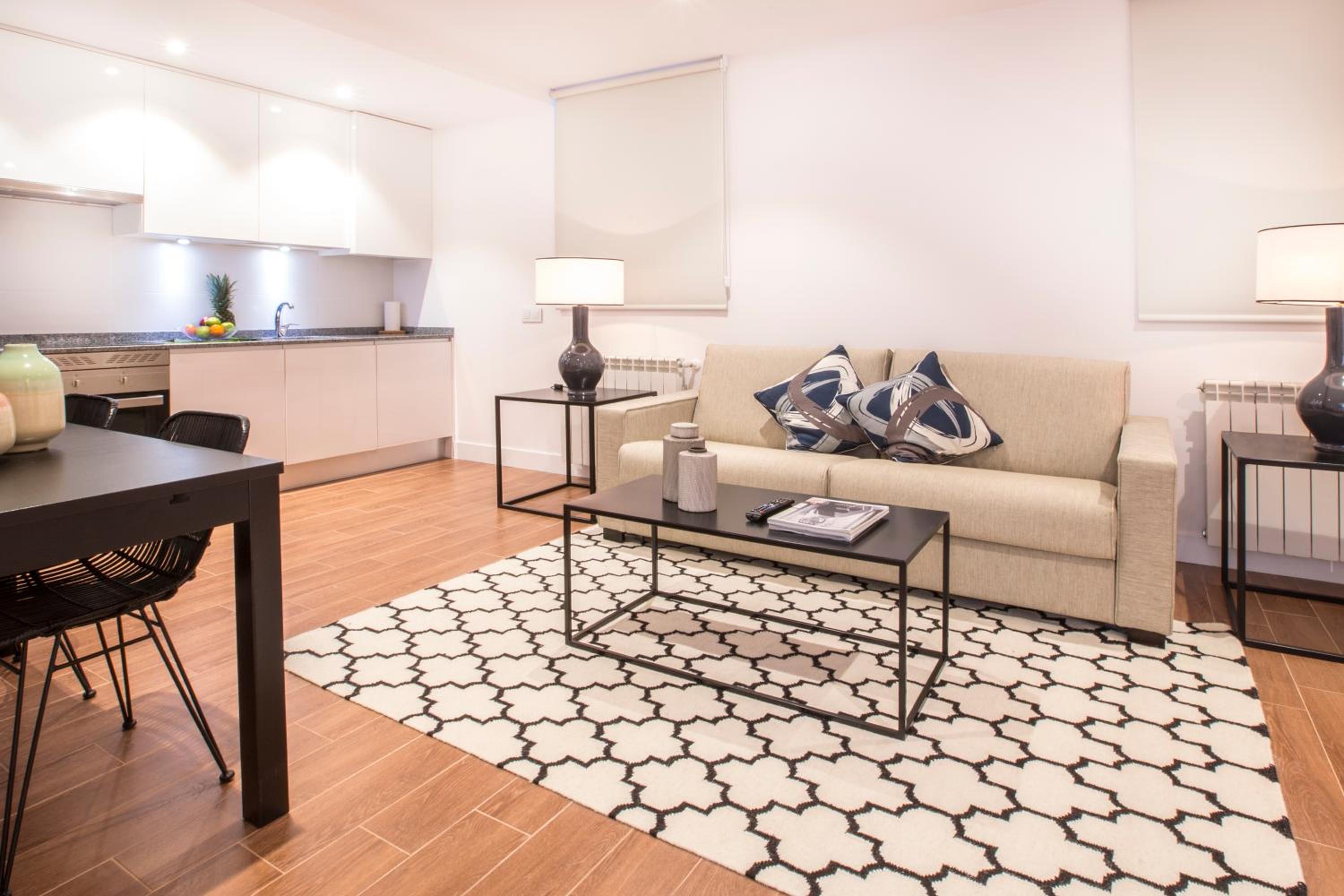 Economy One Bedroom Apartment - Basement Level photo 3