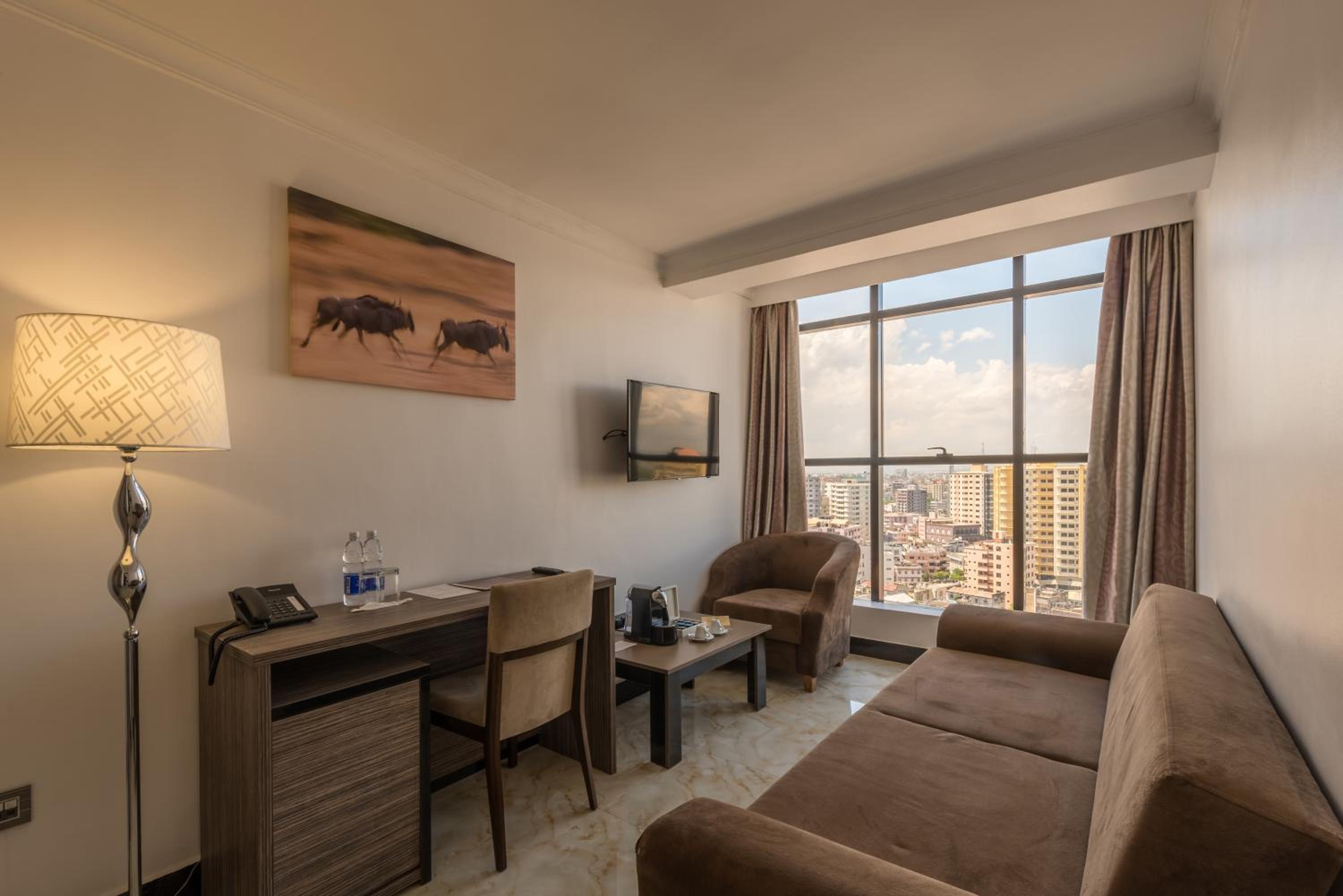 Junior Queen Suite 19th Floor