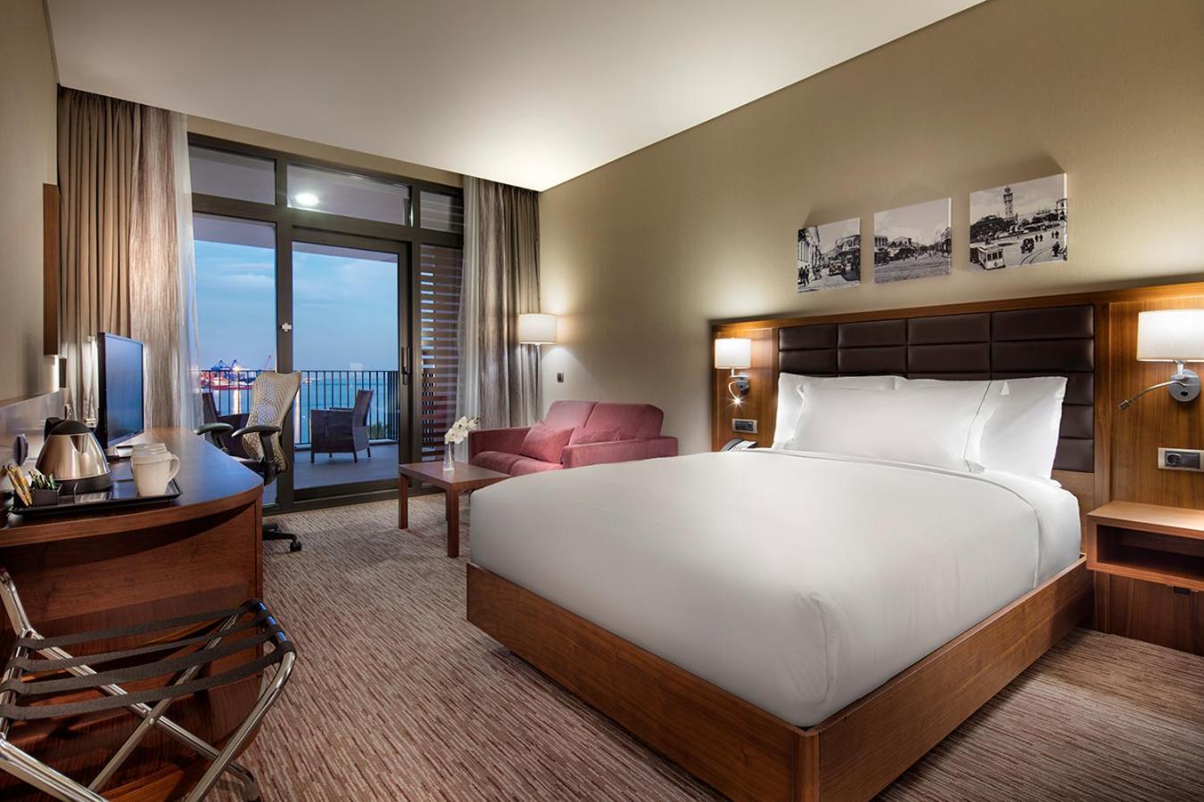 Queen Room with Sea View