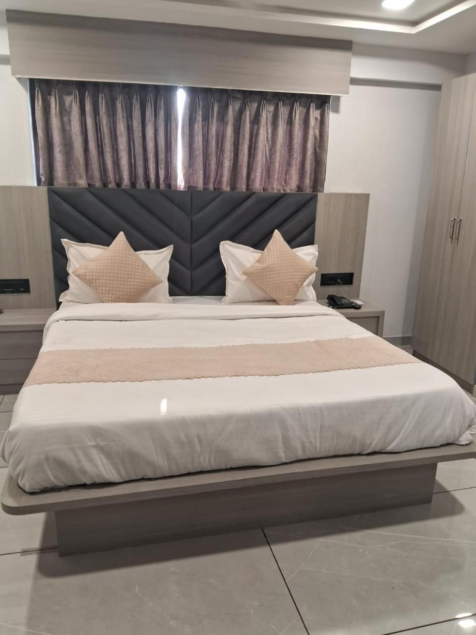 Suite - Photo 3
