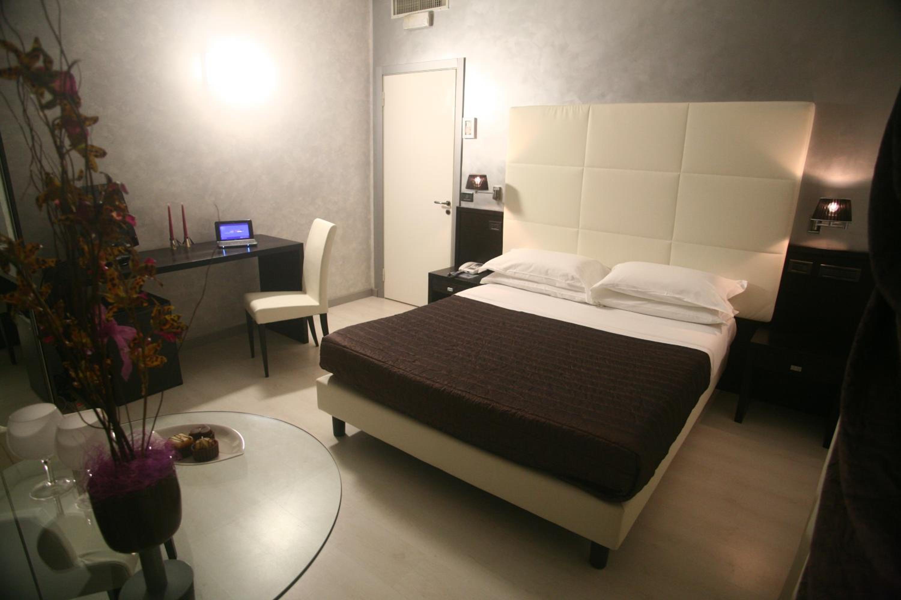 Deluxe Double Room photo 3