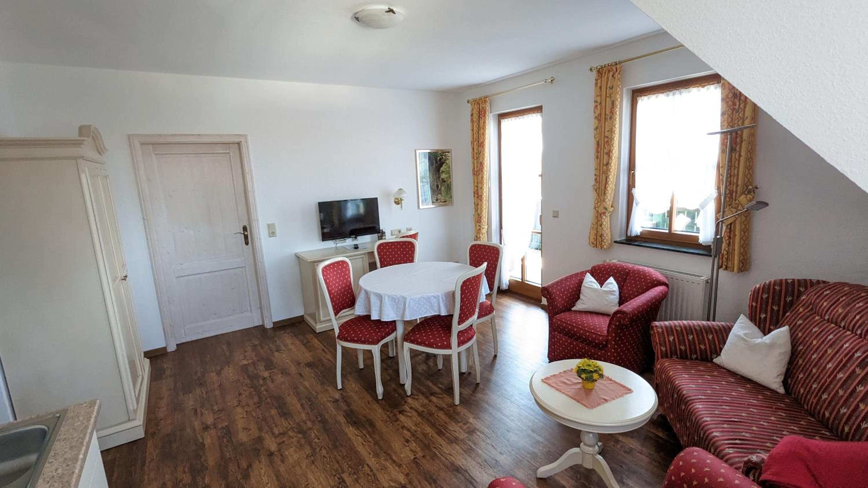 Two-Bedroom Apartment with Balcony photo 1
