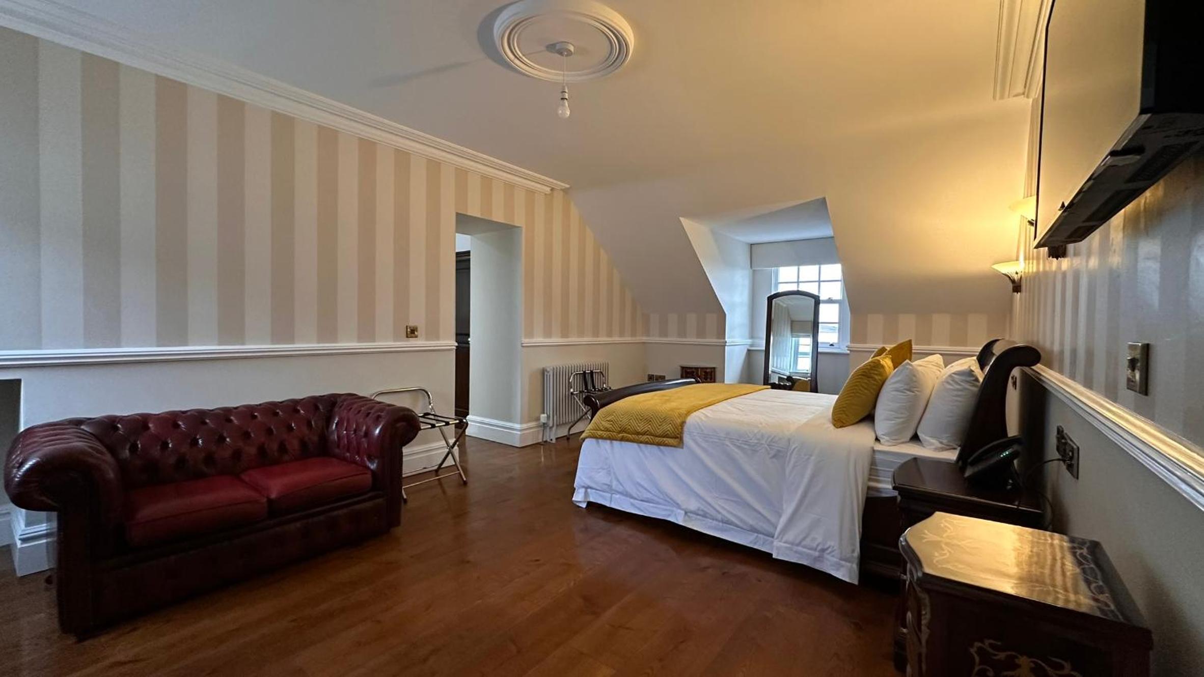Deluxe King Suite