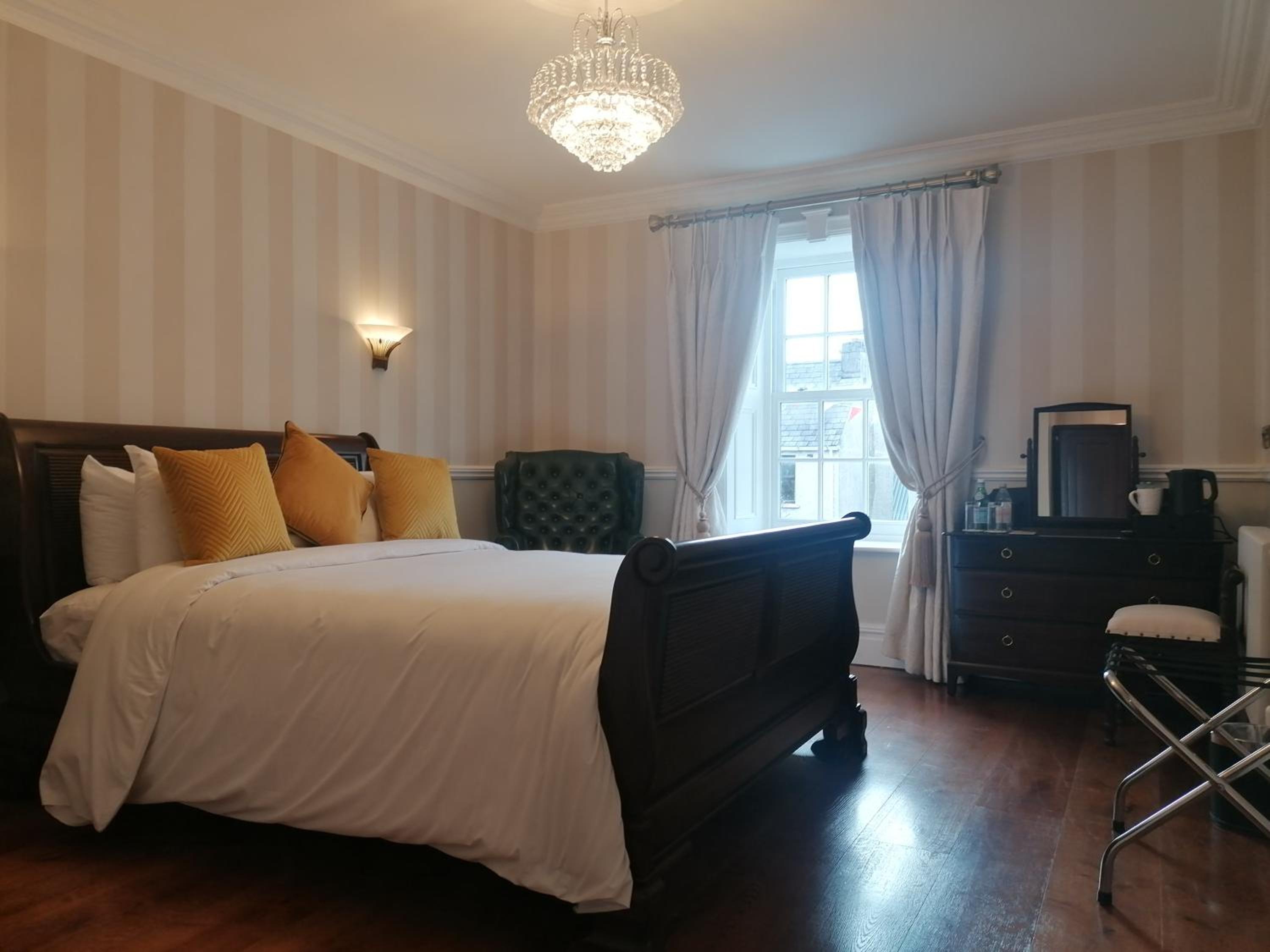 Deluxe King Room photo 3