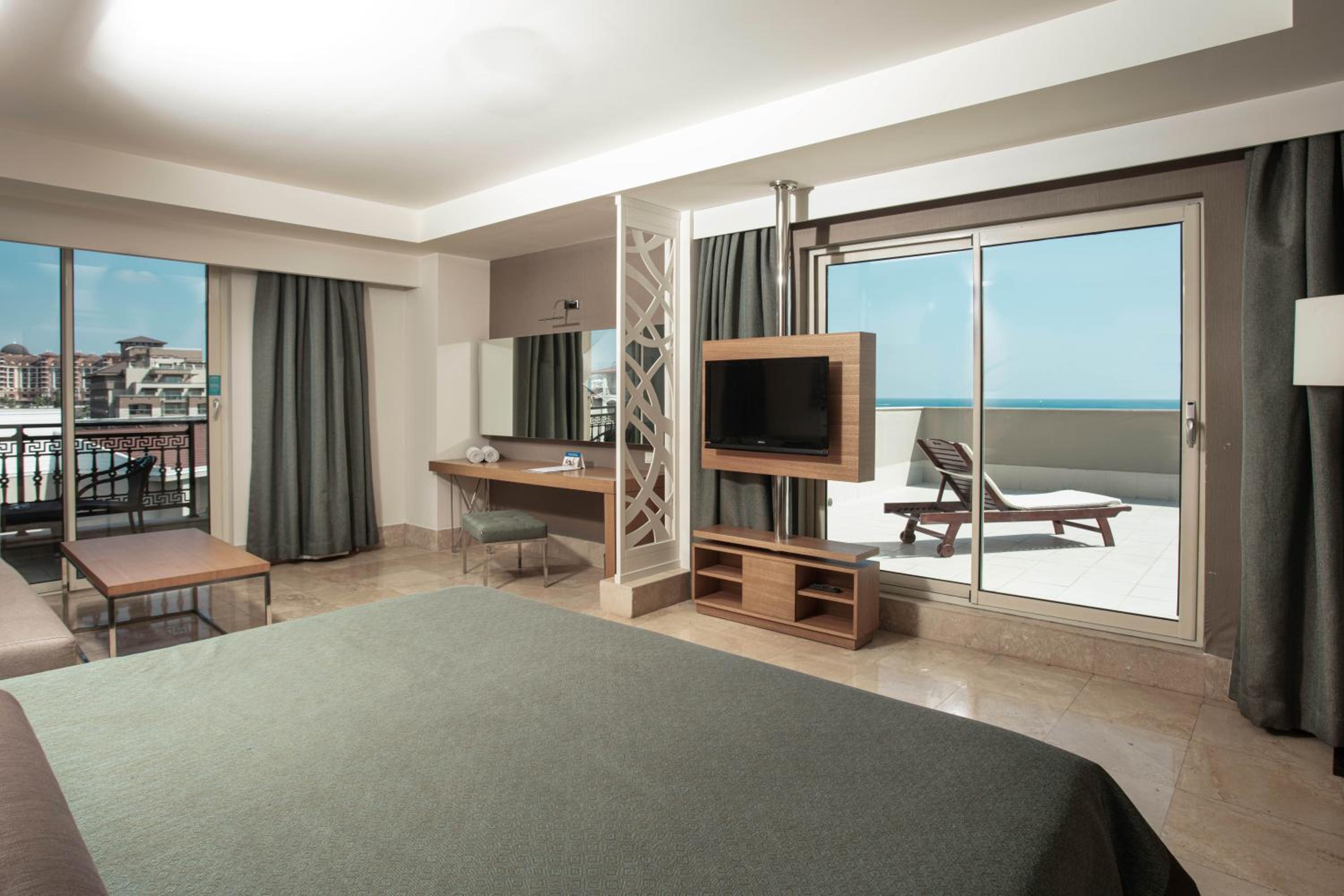 Quadruple Room with Terrace