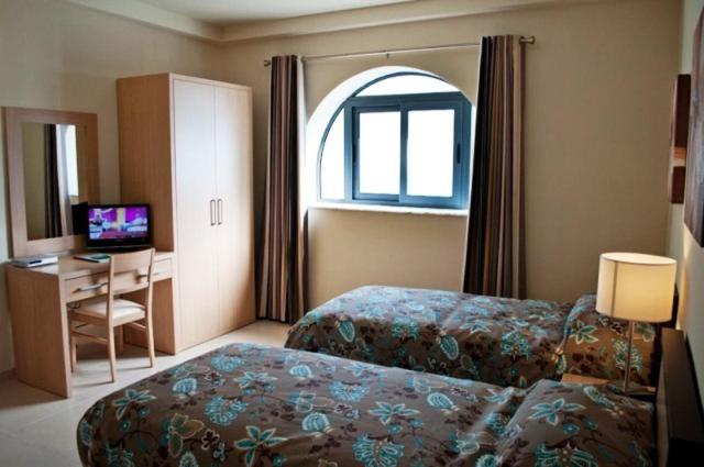 Double or Twin Room - Photo 2