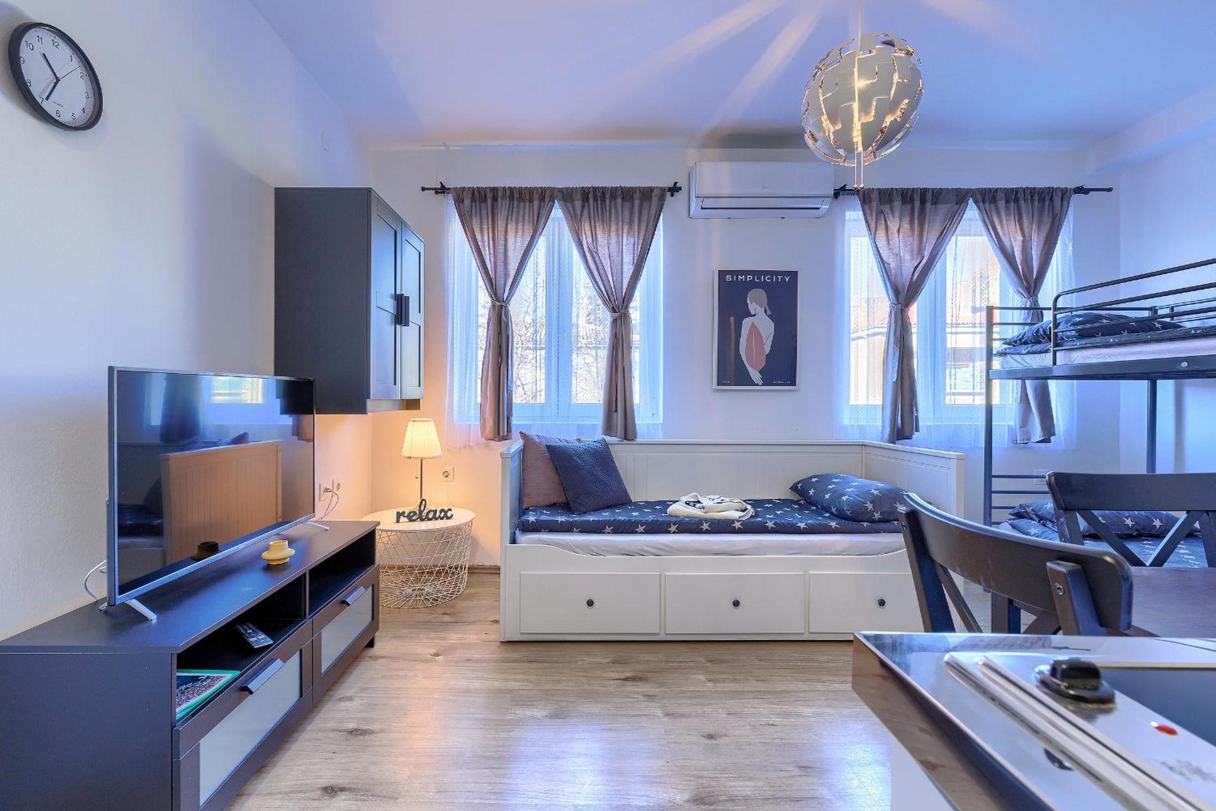 Standard Triple Studio