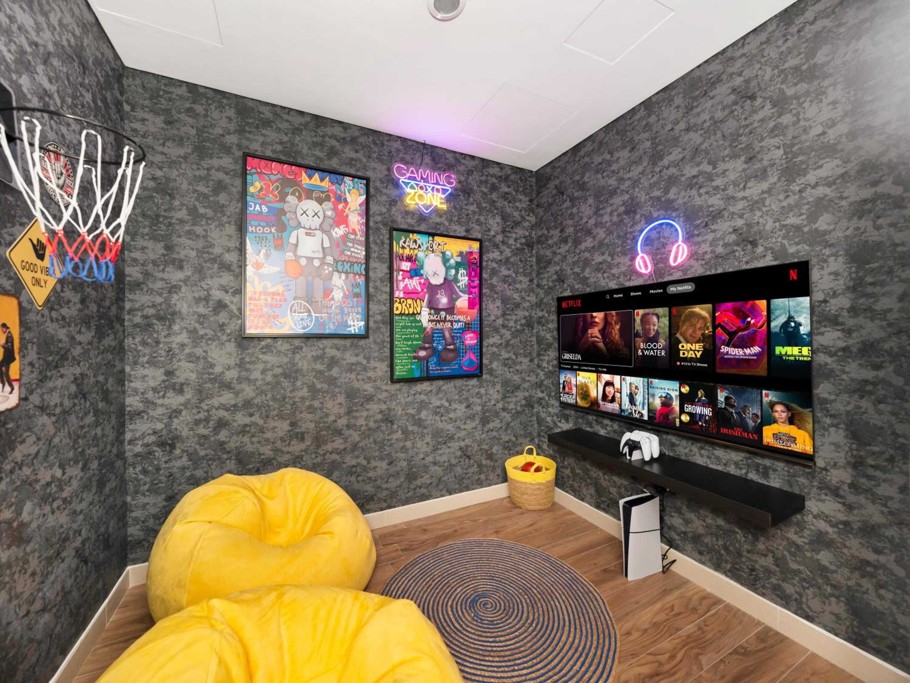 Three-Bedroom Apartment photo 2