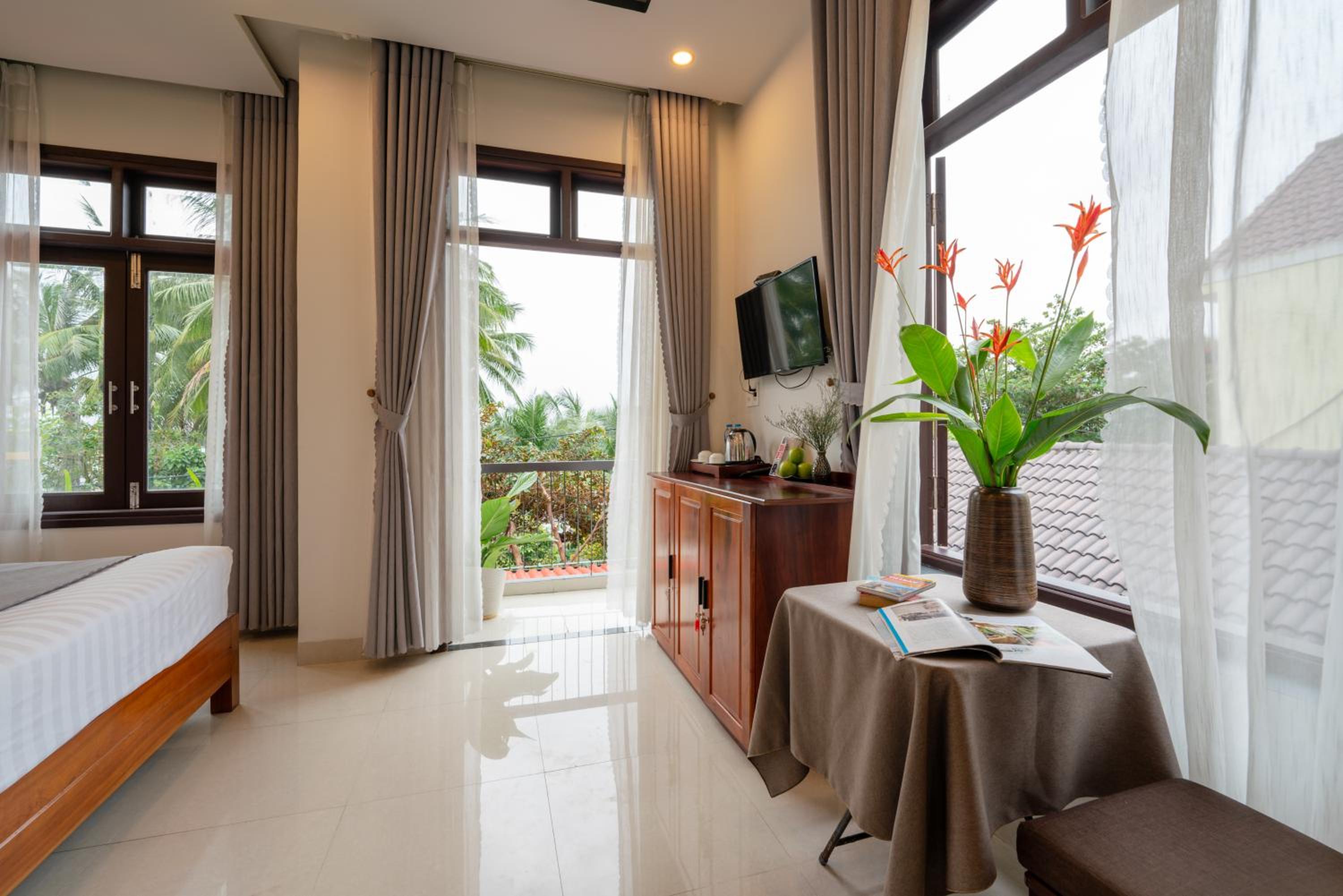 King Room with Pool View