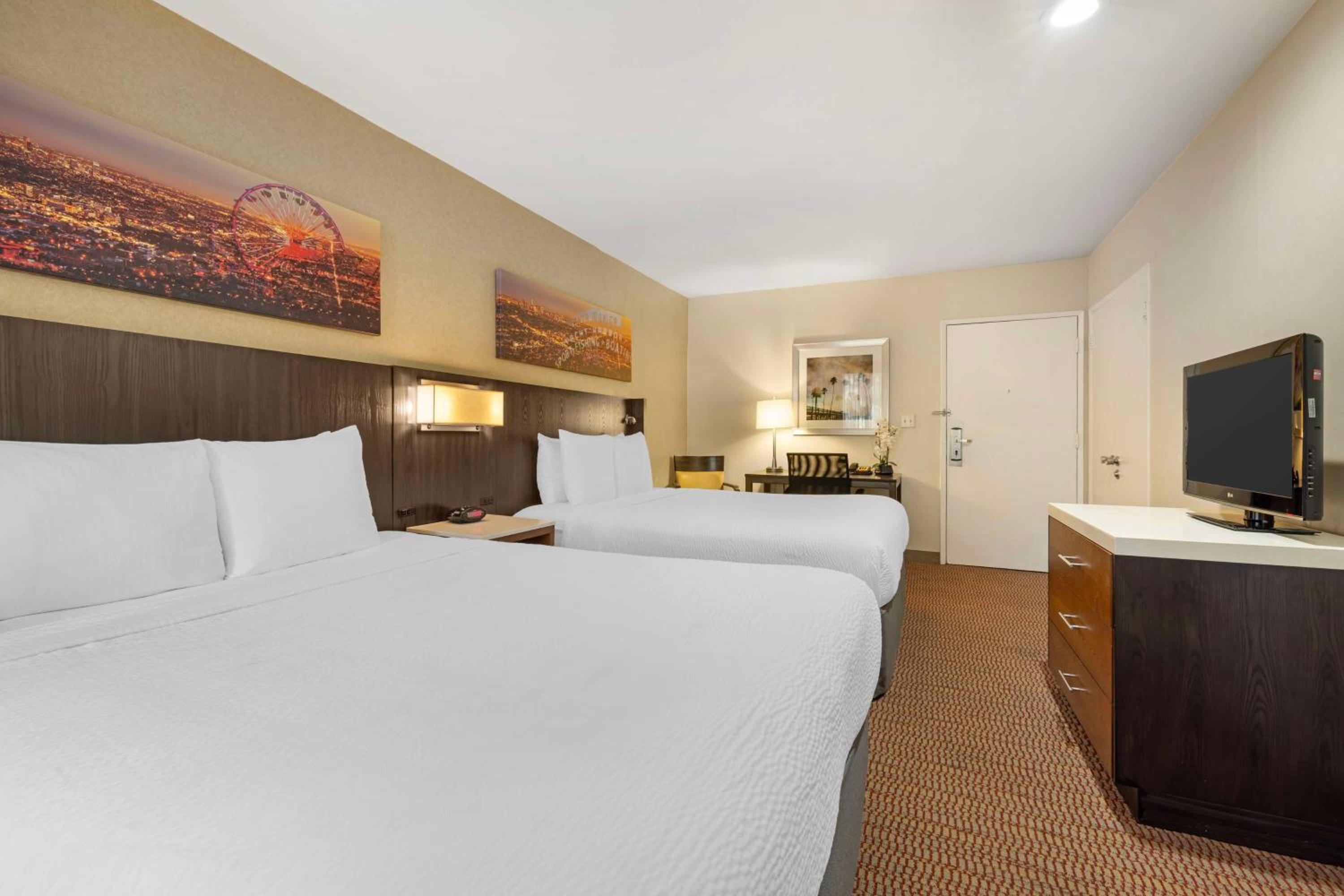 Suite with Two Queen Beds and Balcony - Pet Friendly/Non-Smoking