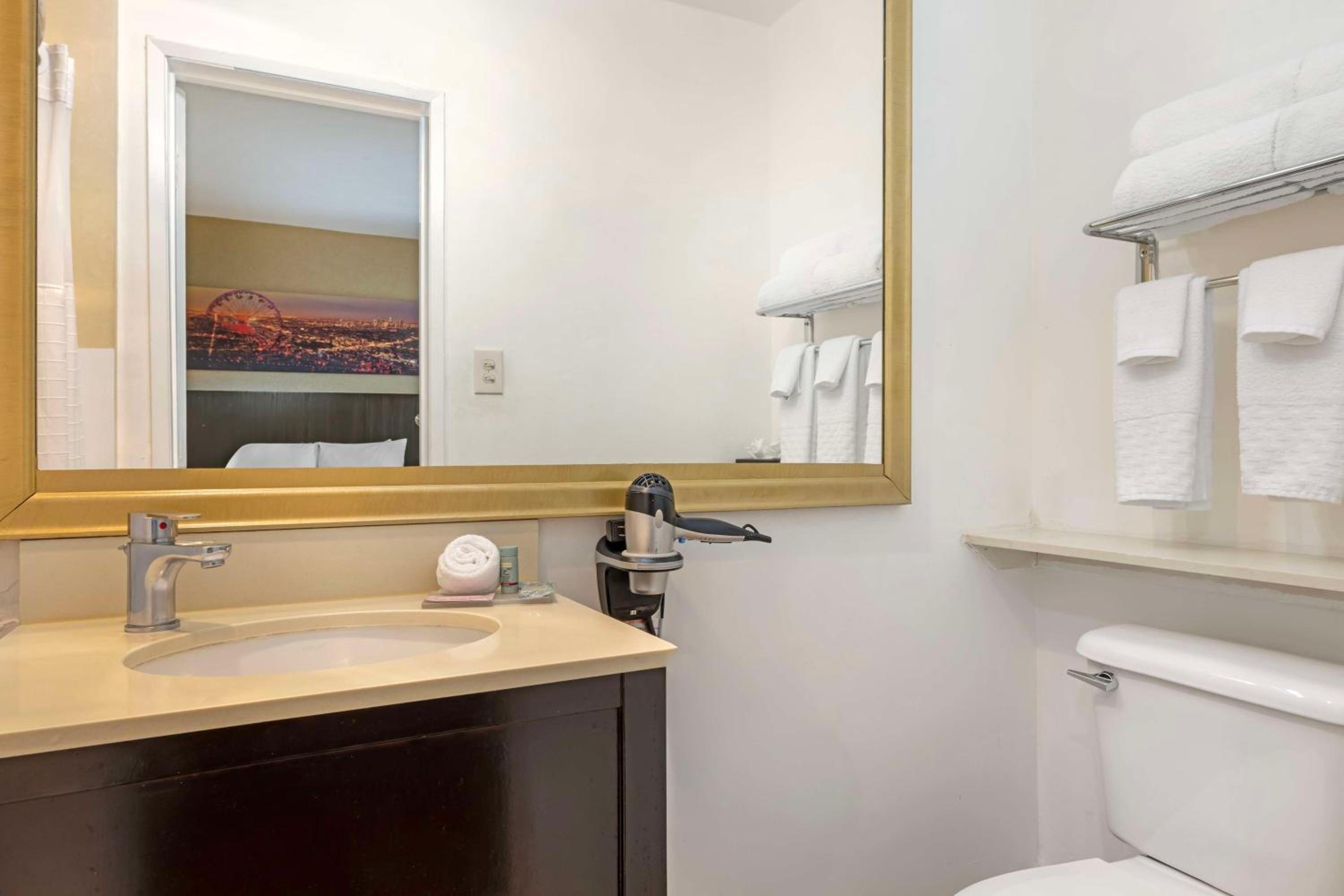 Suite with Two Queen Beds and Balcony - Pet Friendly/Non-Smoking