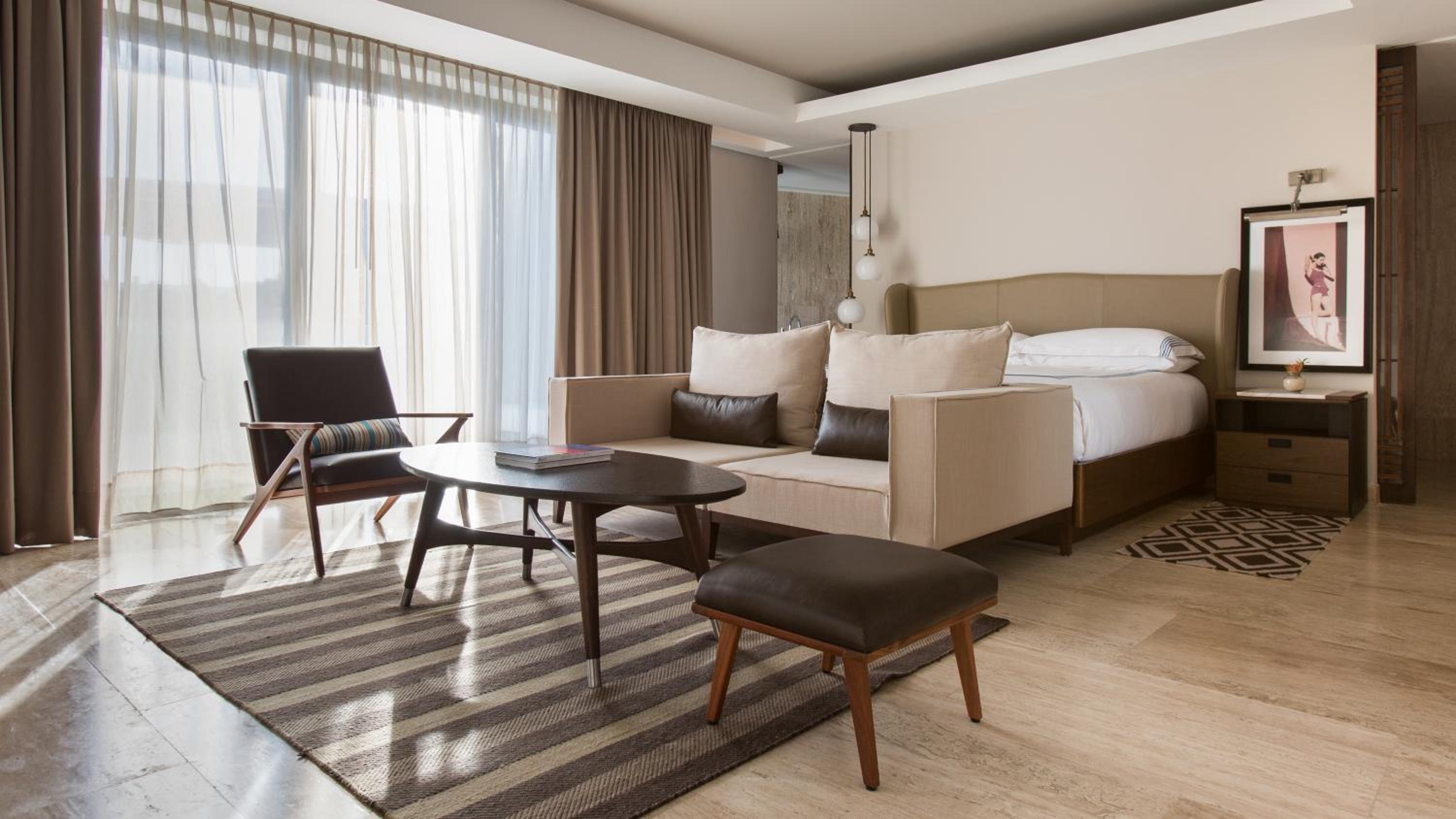 King Room with One King Bed and Partial Ocean Front - Beach House