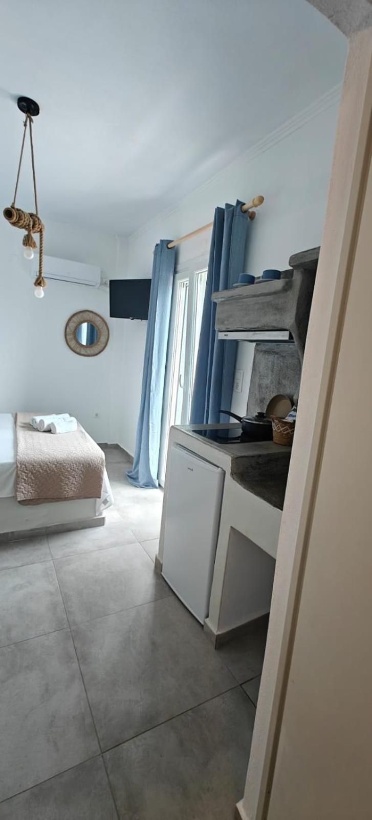 Deluxe Double Room with Balcony and Sea View