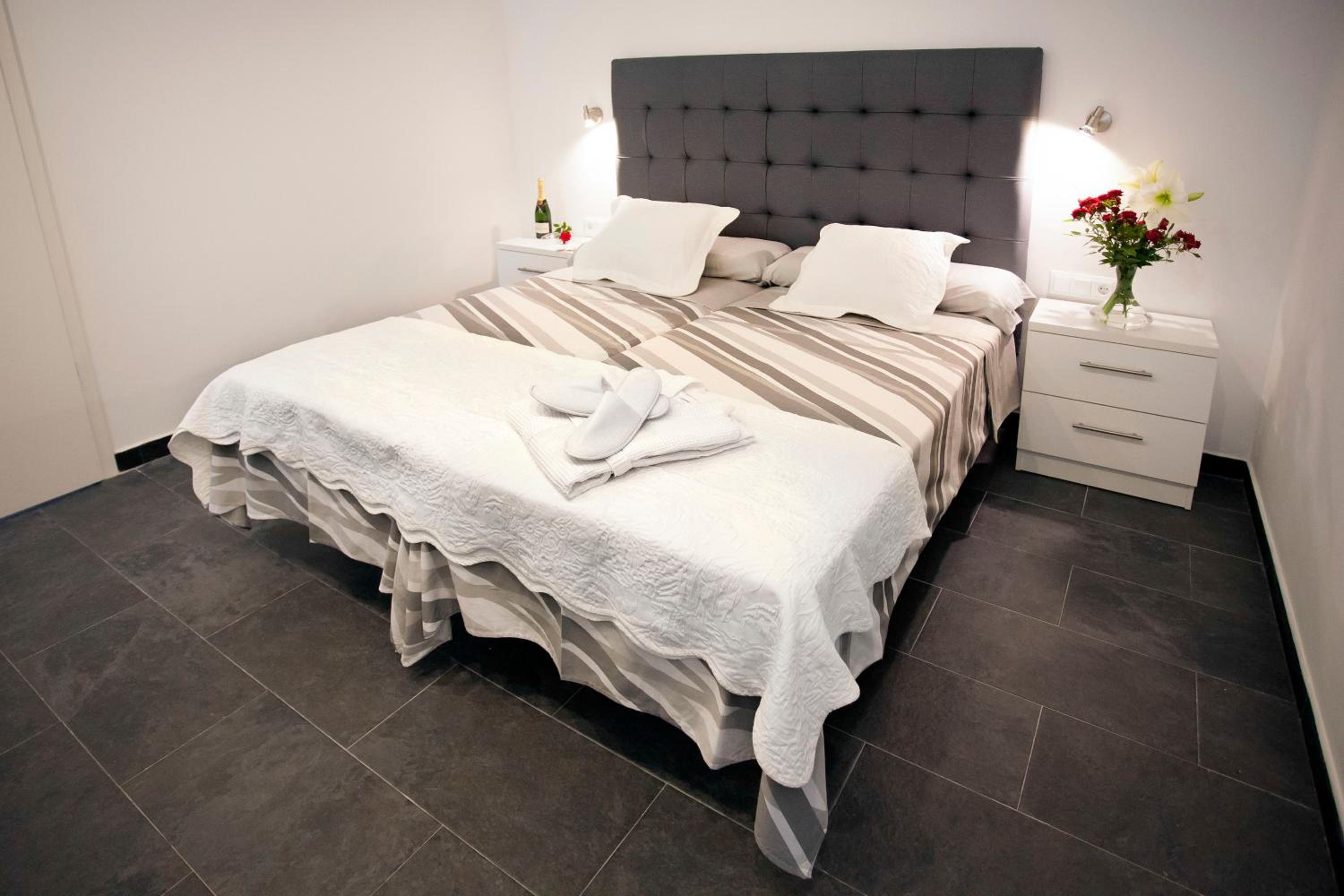 Deluxe Suite - Photo 8