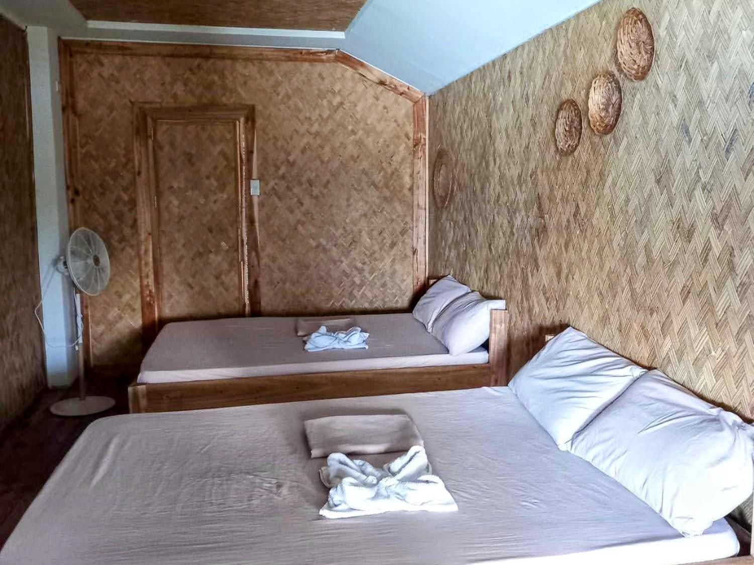 Quadruple Room with Shared Bathroom photo 2