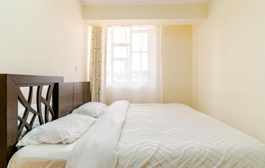 Two-Bedroom Apartment with Garden View - Photo 5