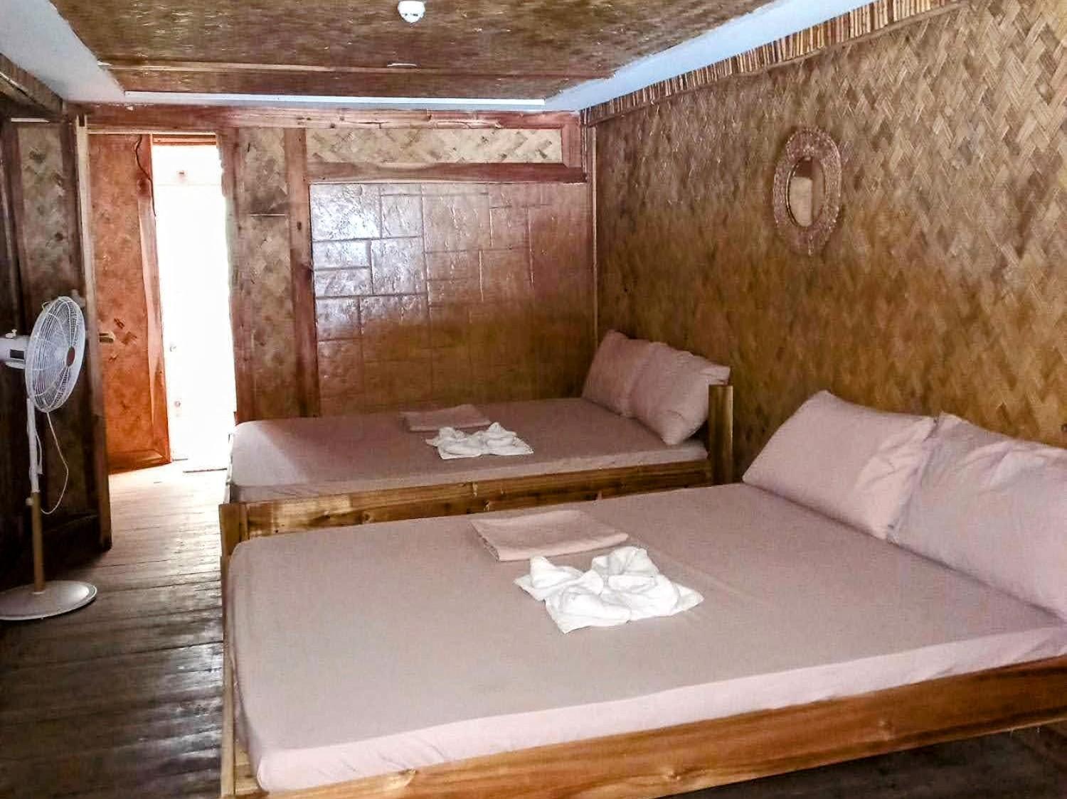 Quadruple Room with Private Bathroom photo 3