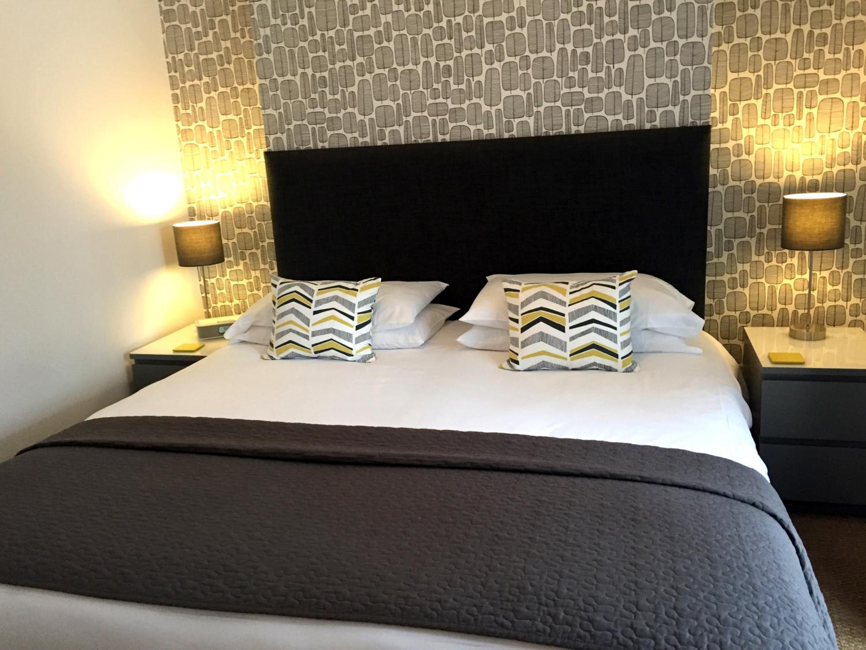 Deluxe Super King Suite photo 1