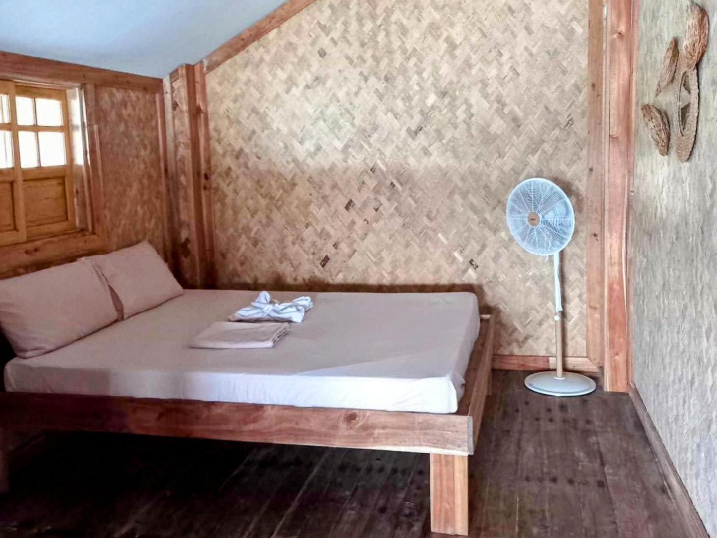 Double Room with Shared Bathroom photo 1