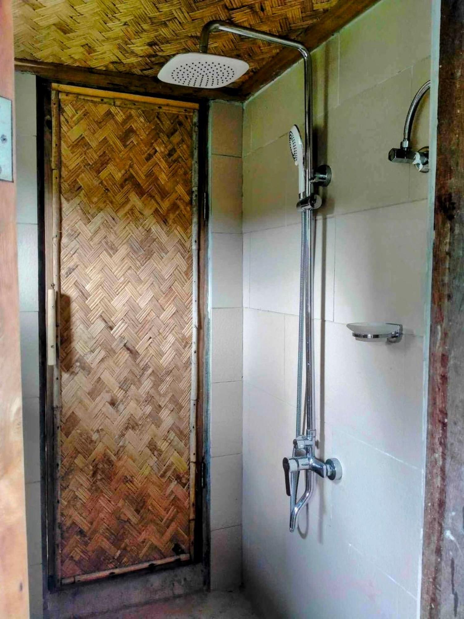 Double Room with Shared Bathroom photo 2