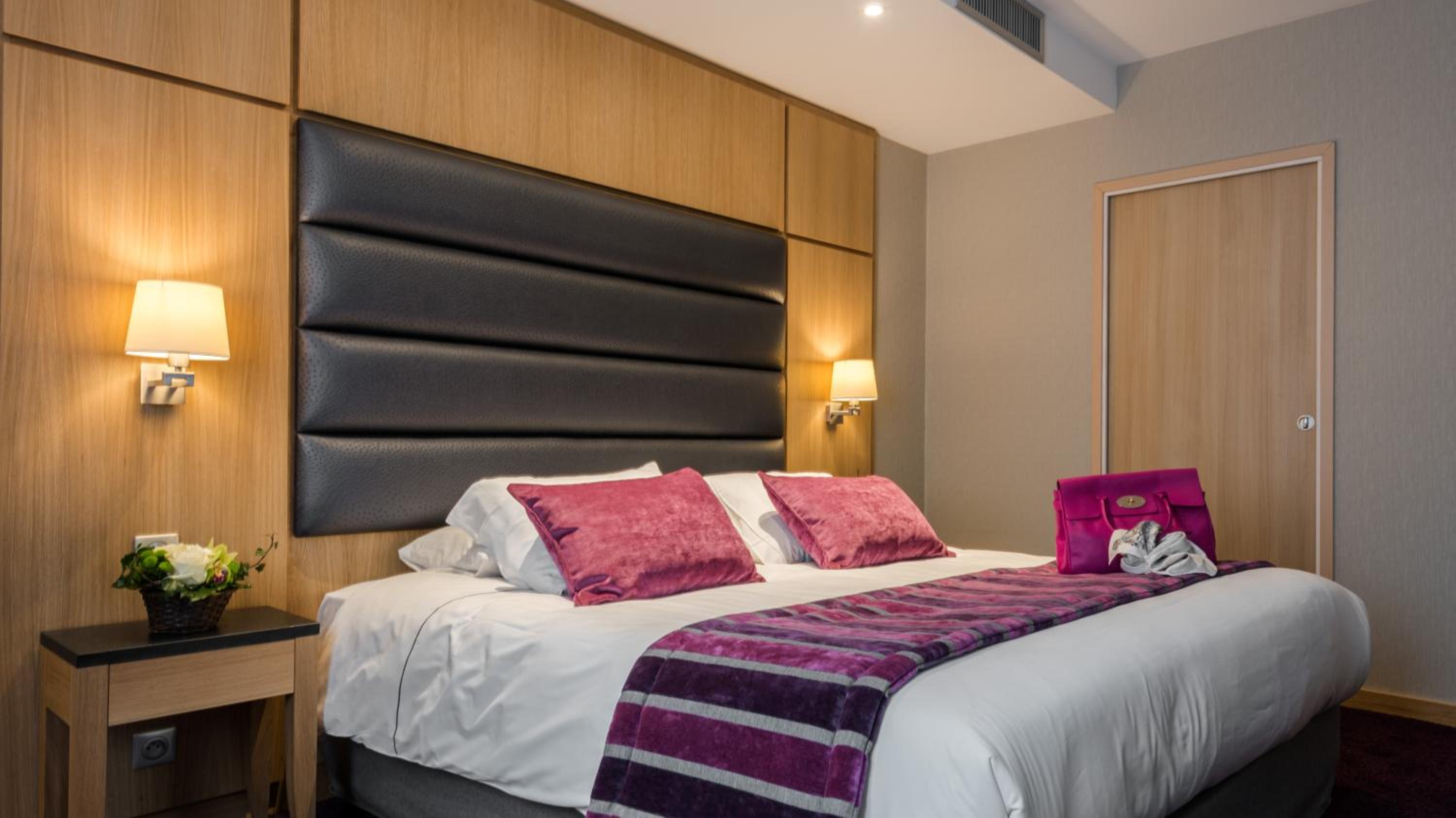 Deluxe Double Room - Photo 7