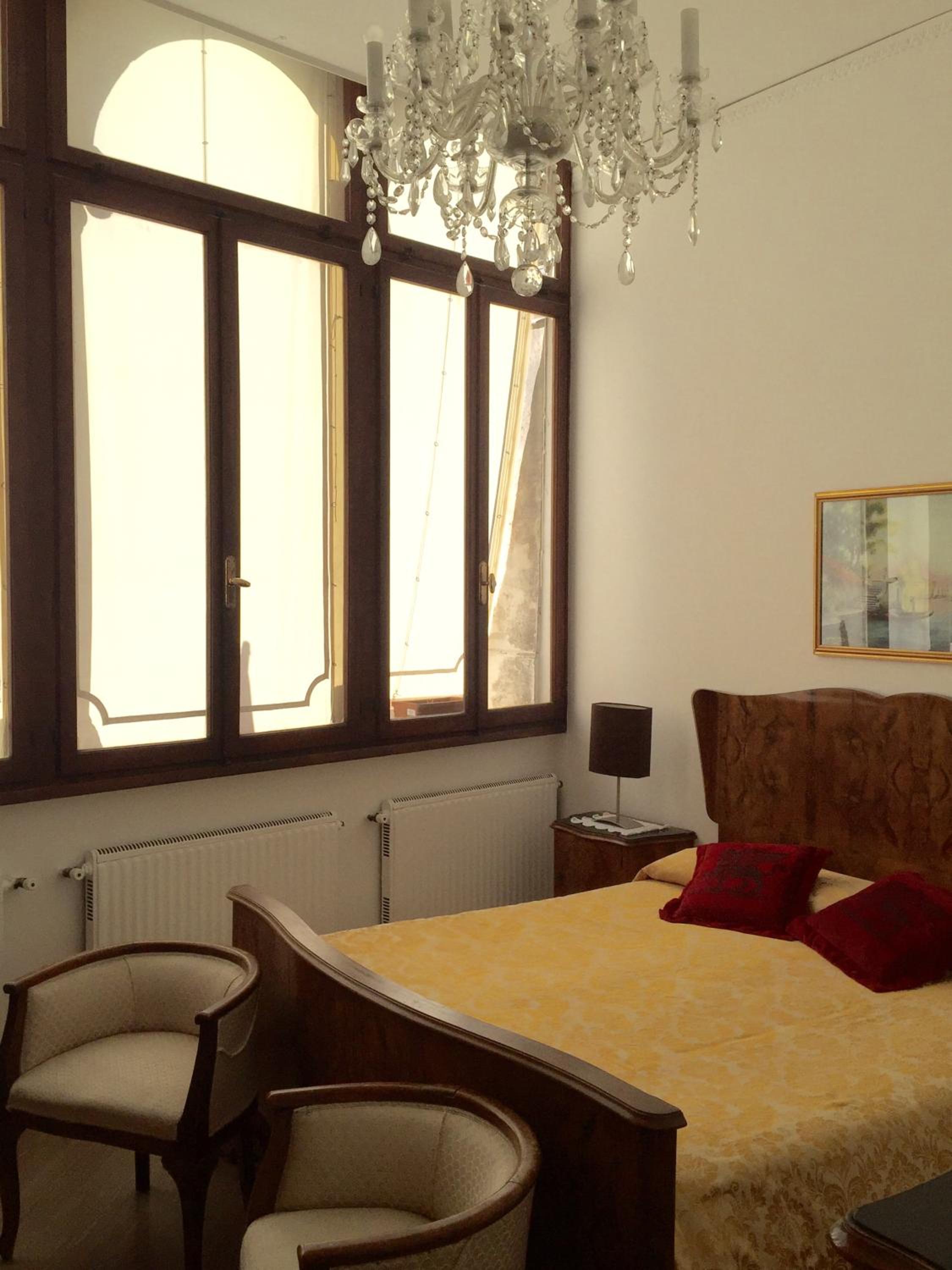 Double Room with Private Bathroom photo 3