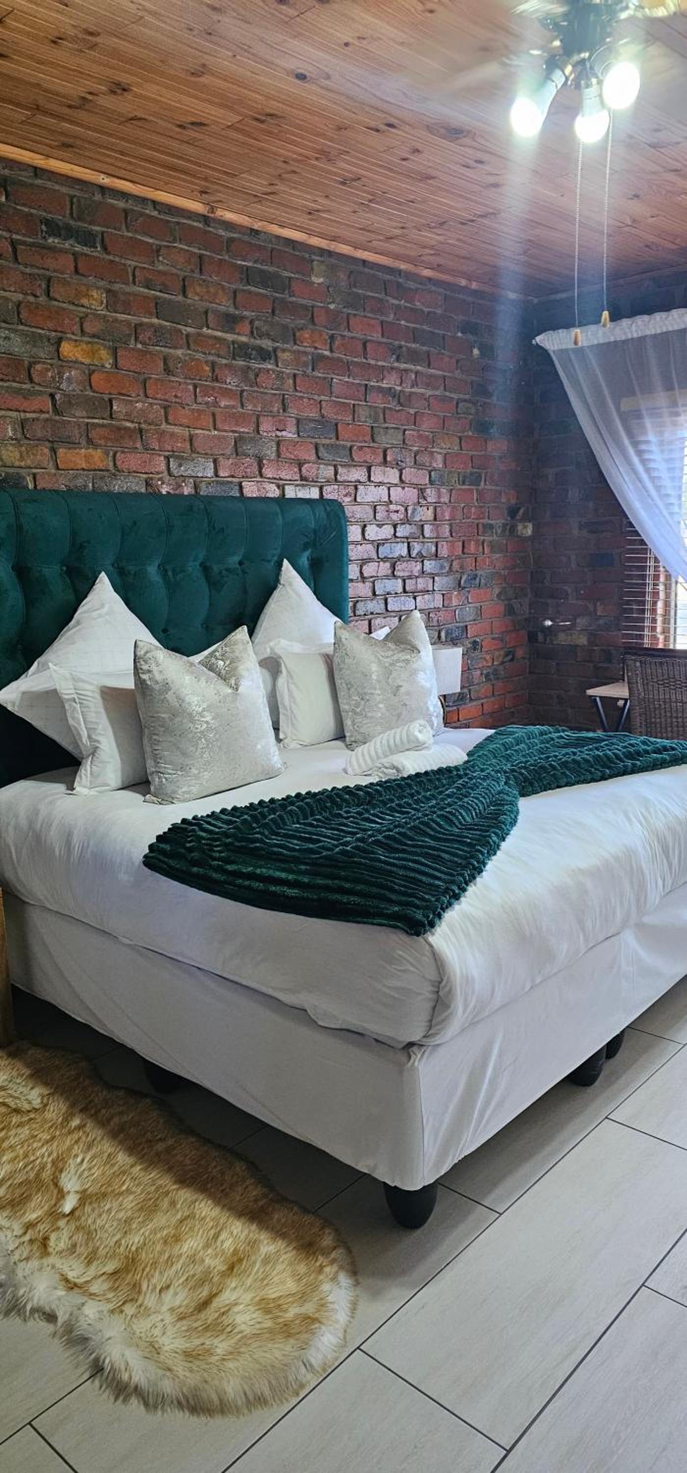 Double or Twin Room with Bathroom photo 3
