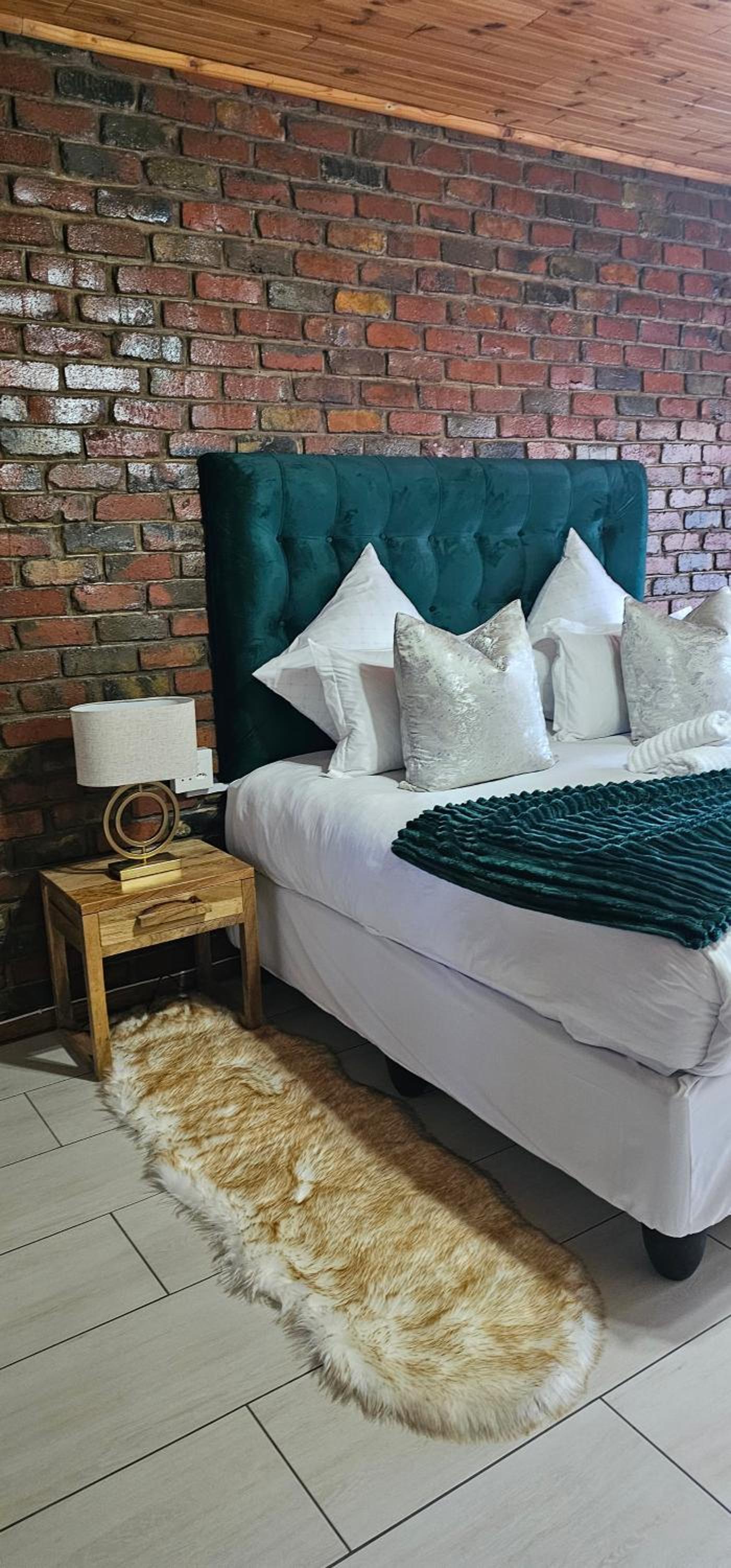Double or Twin Room with Bathroom photo 2