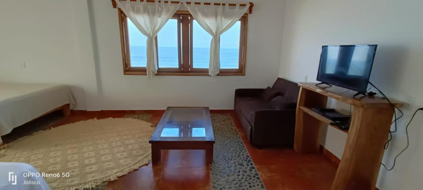 Deluxe Family Room photo 2