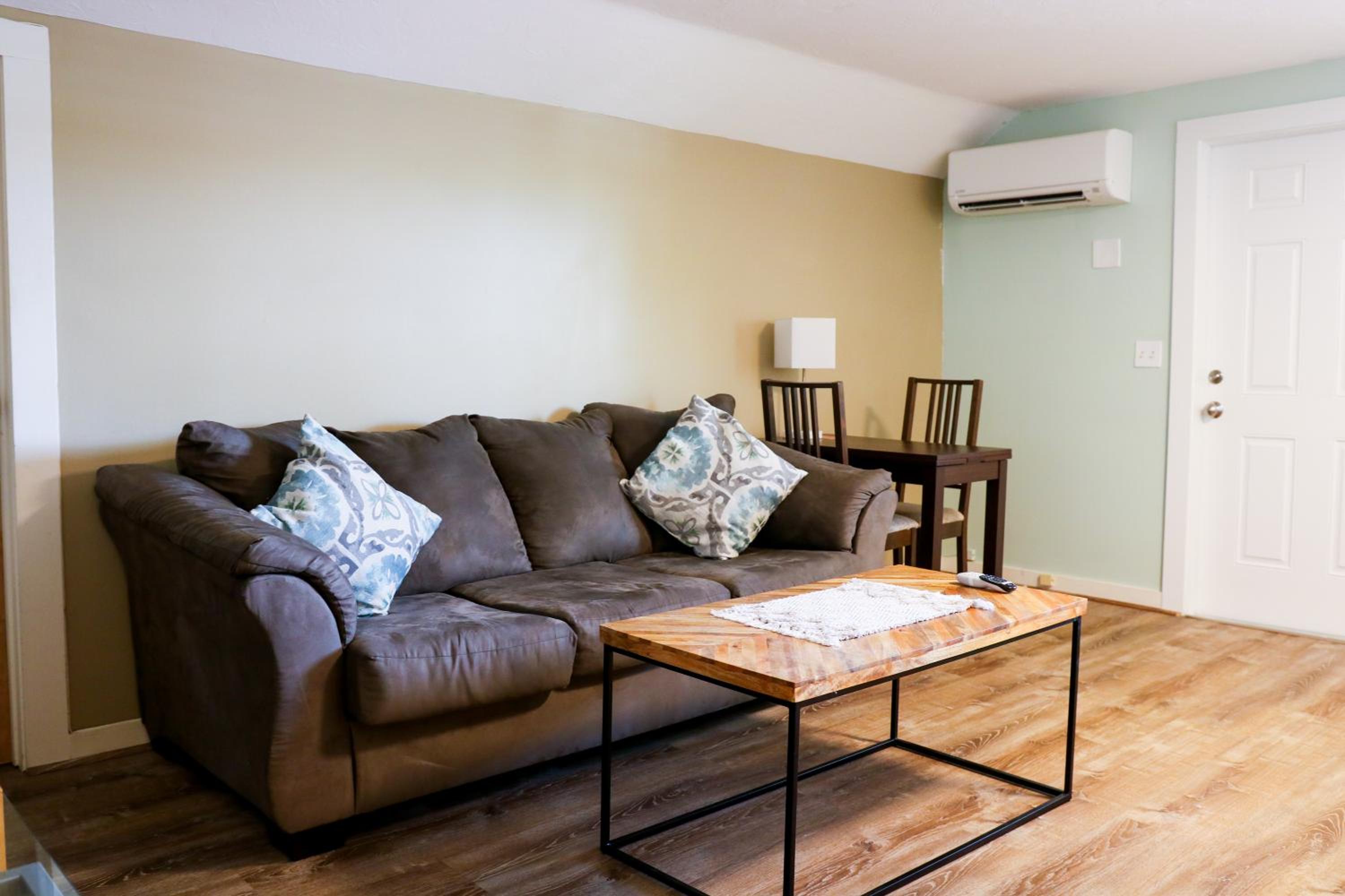 Deluxe King Suite