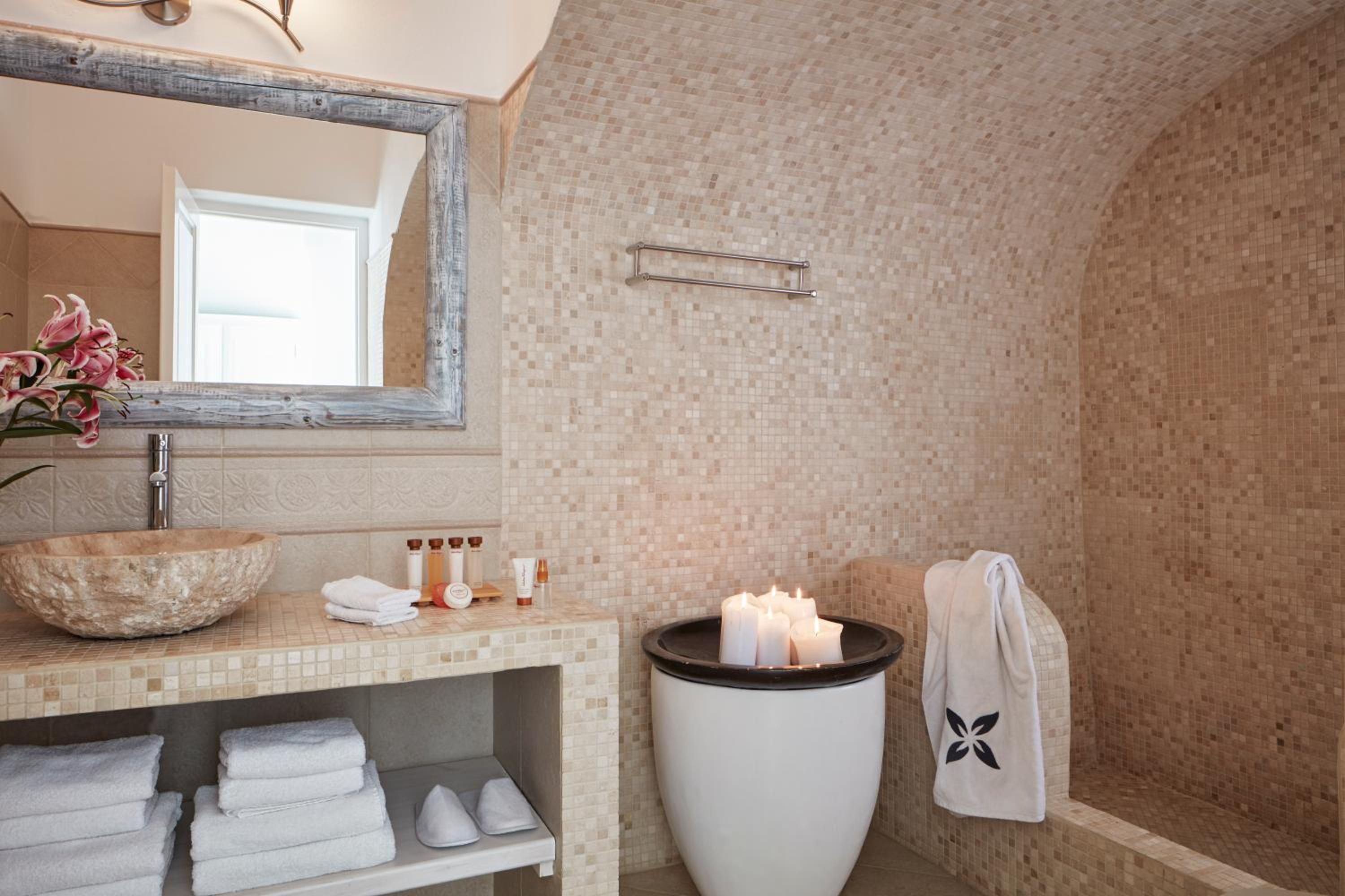 Suite with Sea View - Photo 4