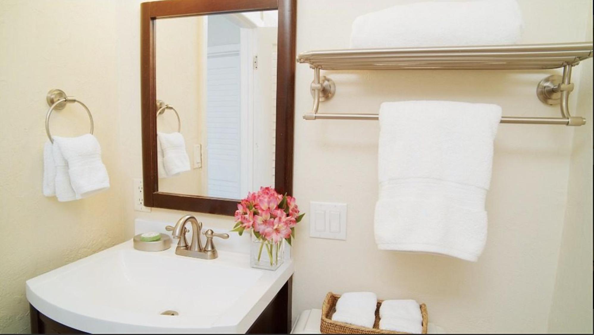 Junior Suite with Pool View - Photo 3