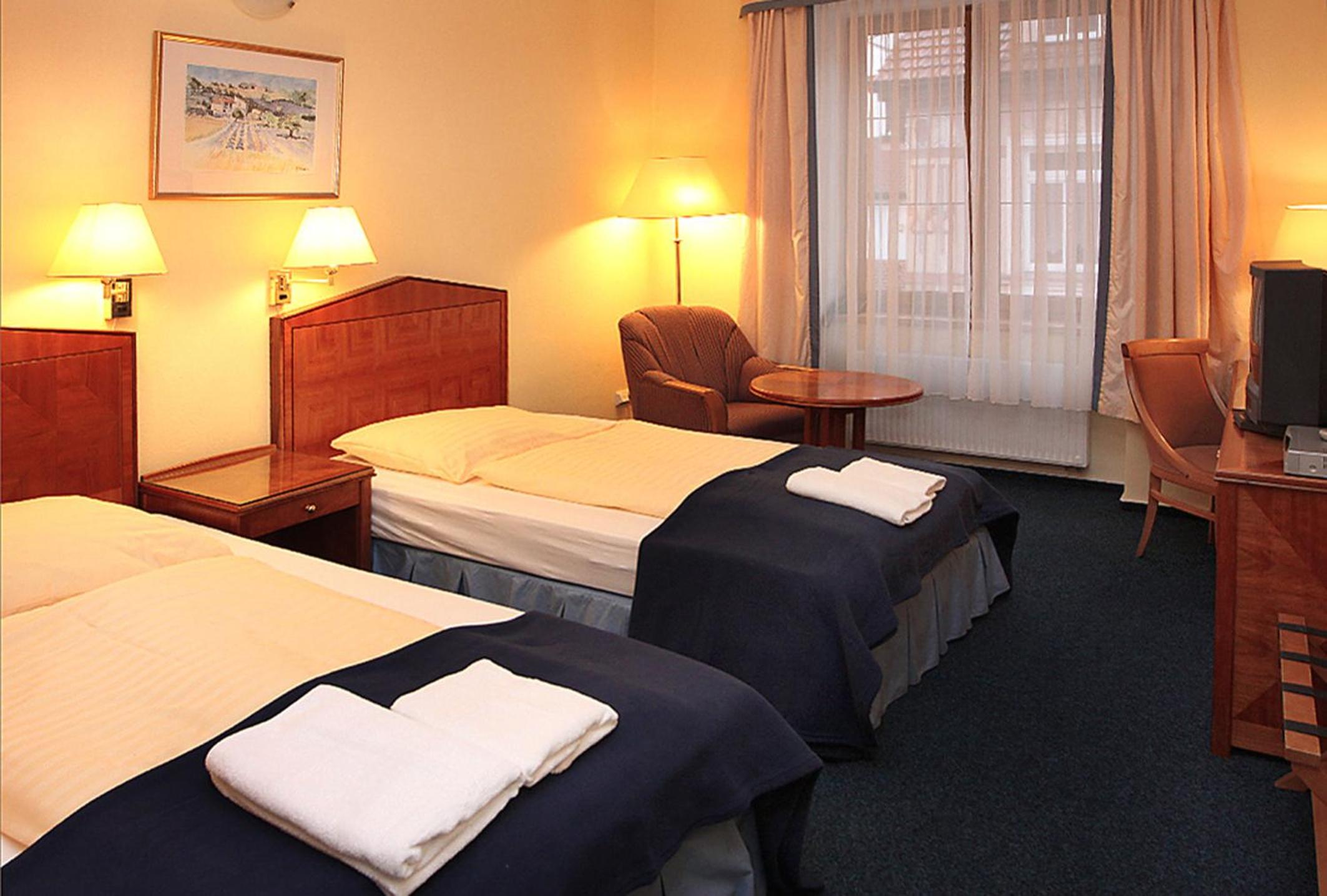 Double or Twin Room - Photo 2
