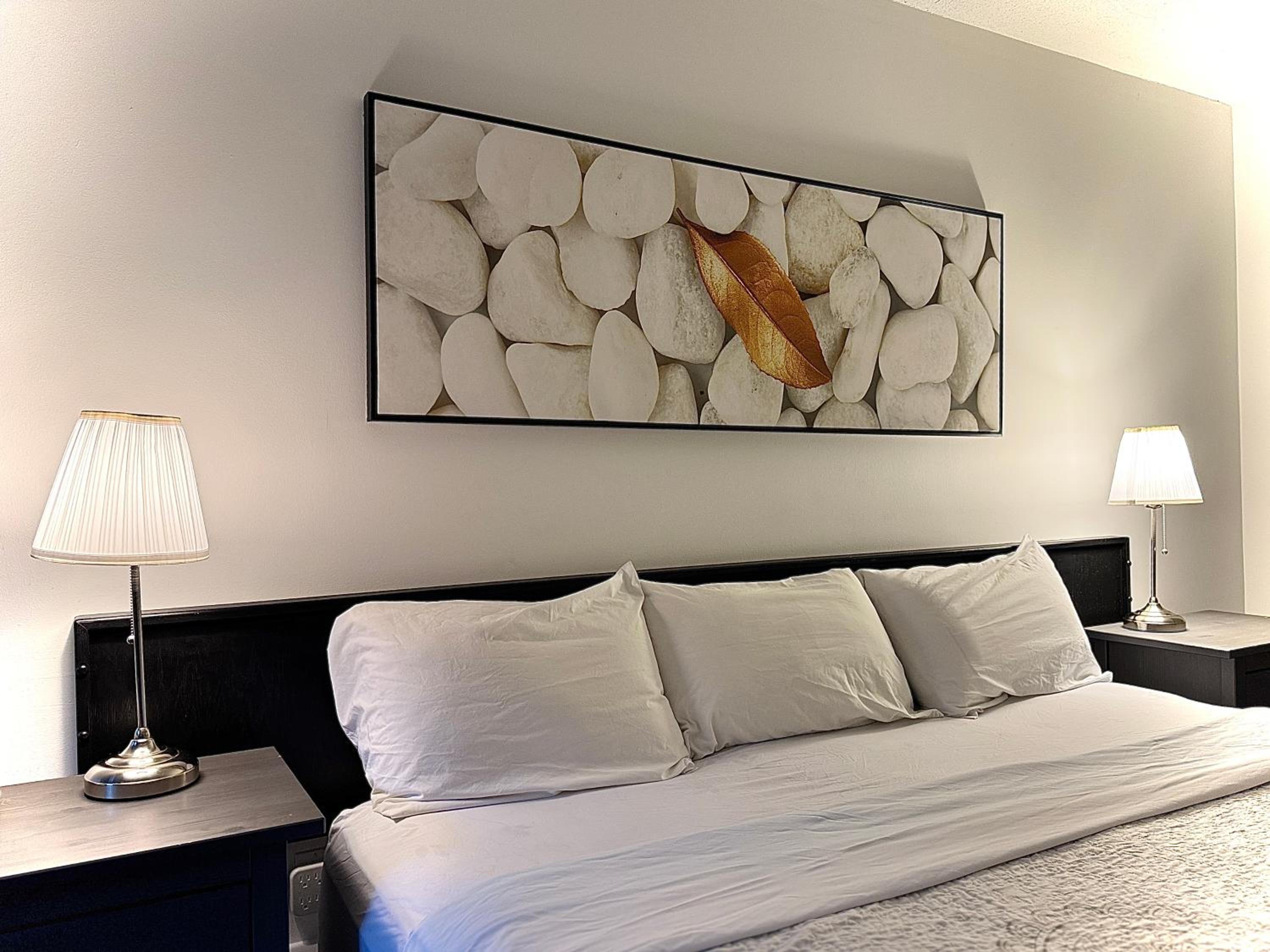 Standard King Room photo 2