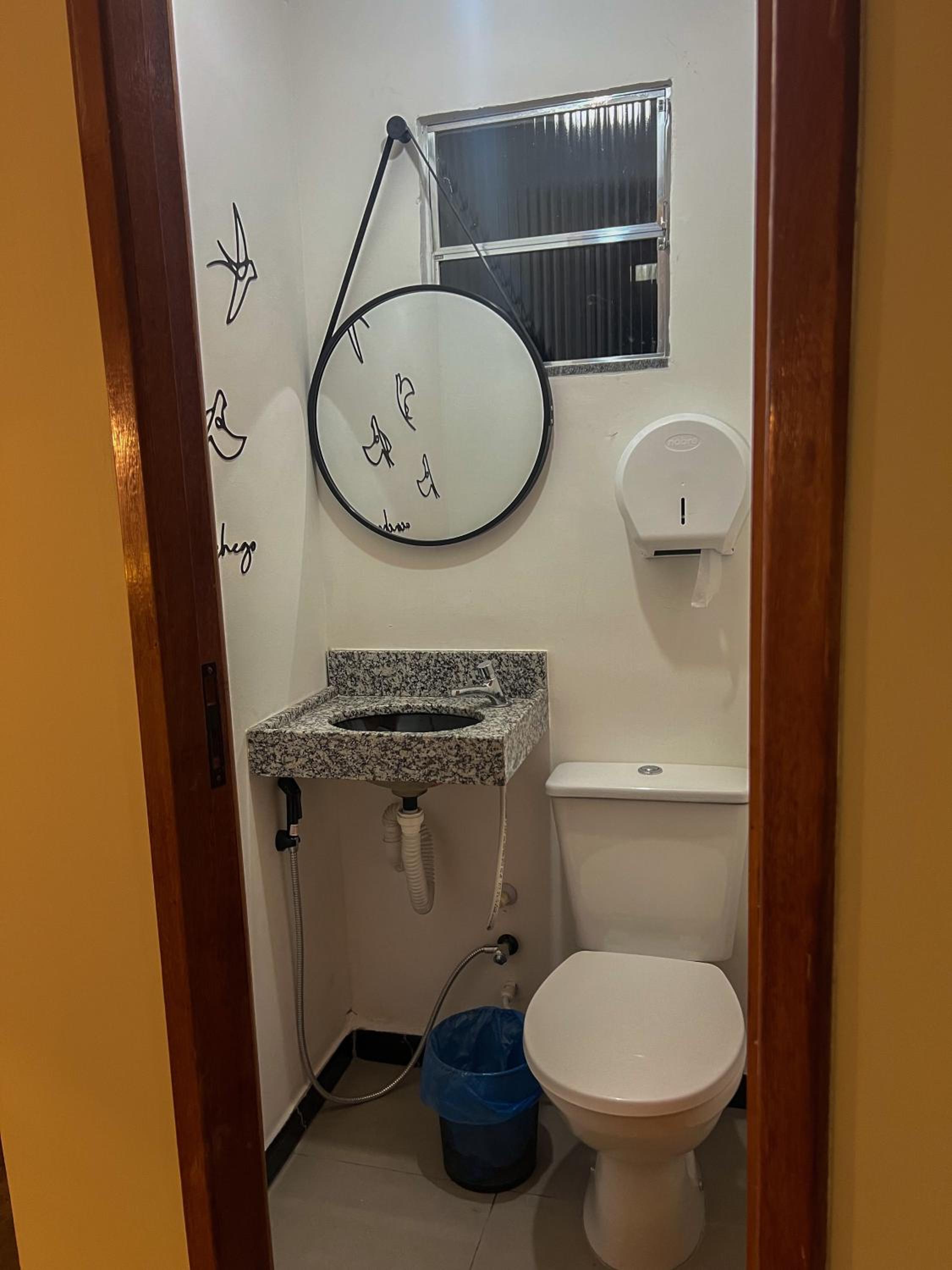 Deluxe Queen Suite - Photo 11