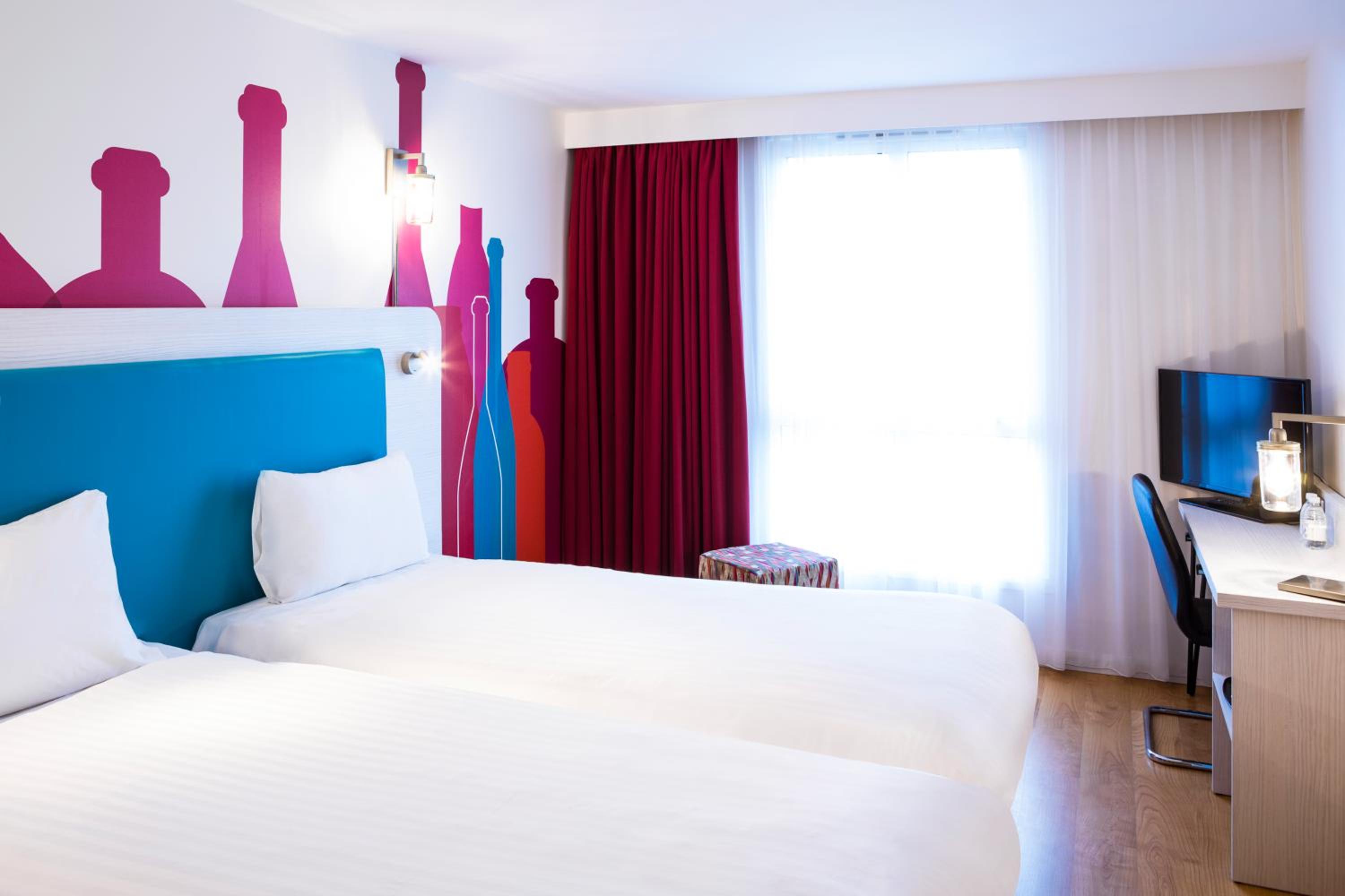 Twin Room - Photo 3