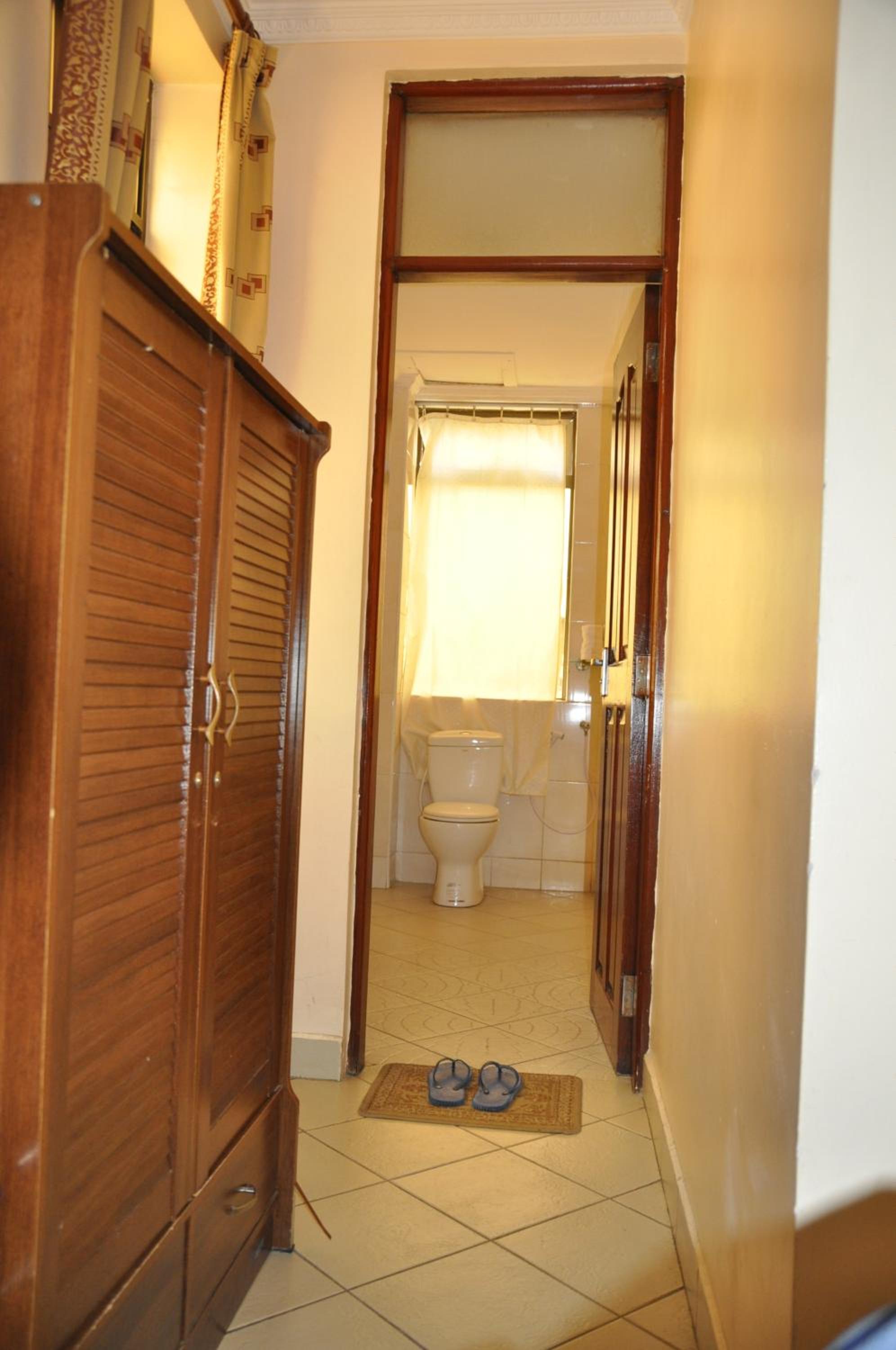 Budget Double Room photo 3