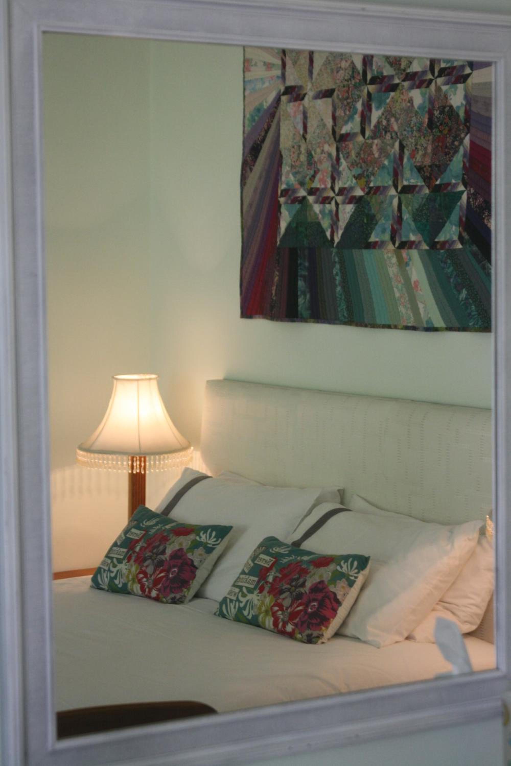 Queen Room with Garden View - Photo 4