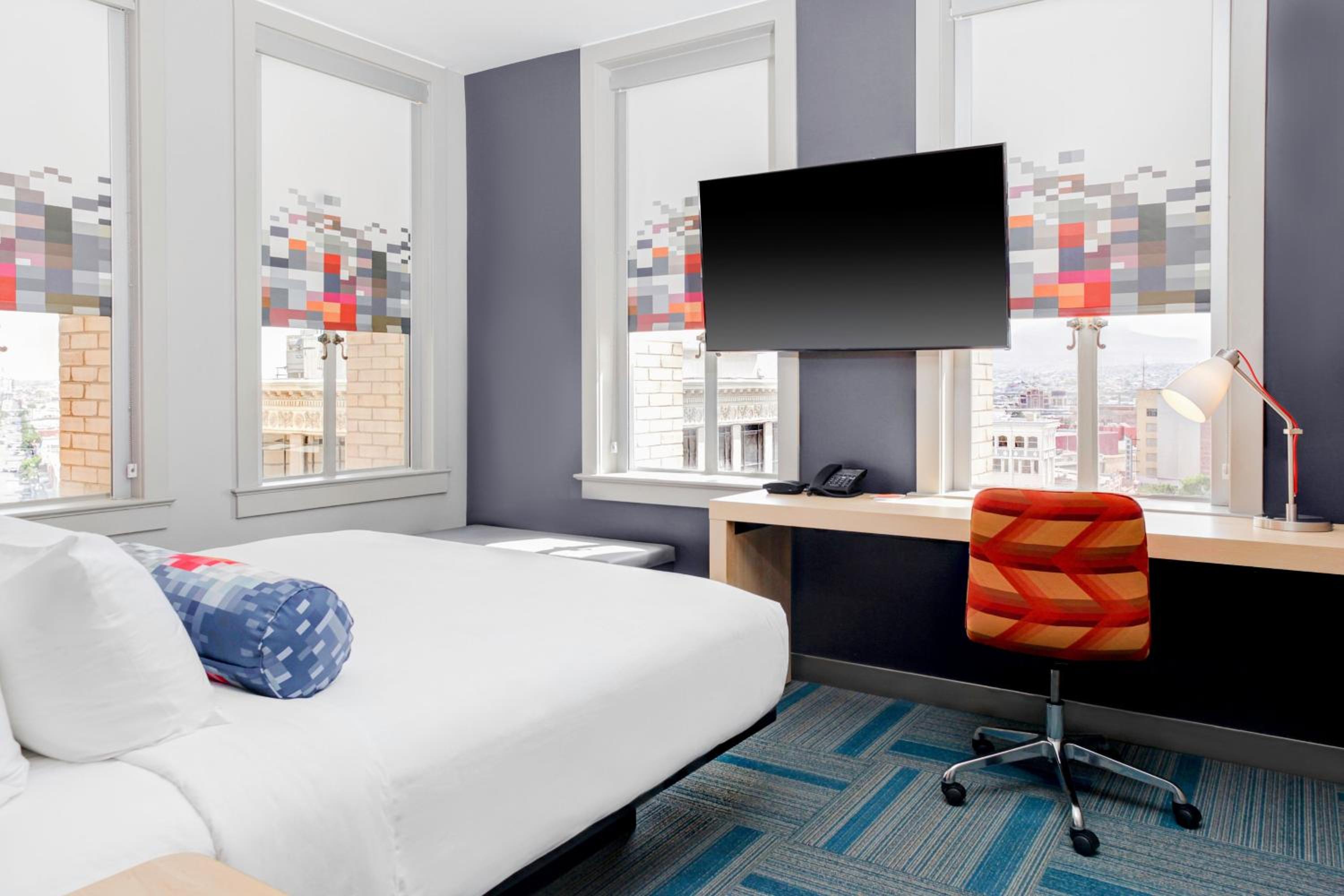 King Room - Hearing Accessible photo 1